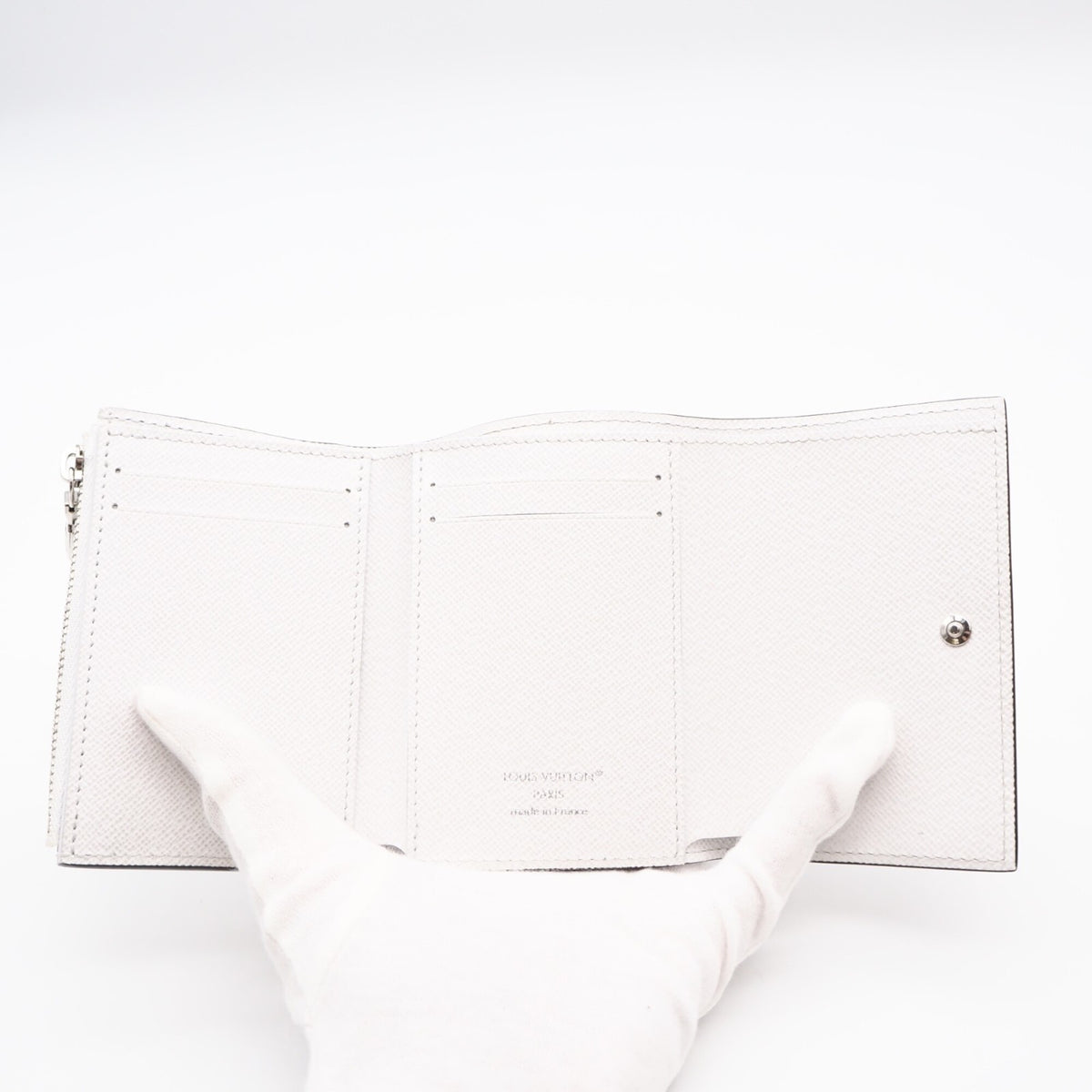 Louis Vuitton Taigarama Gray White Coated Canvas Leather Wallet (Tri-Fold) (Pre-Owned)