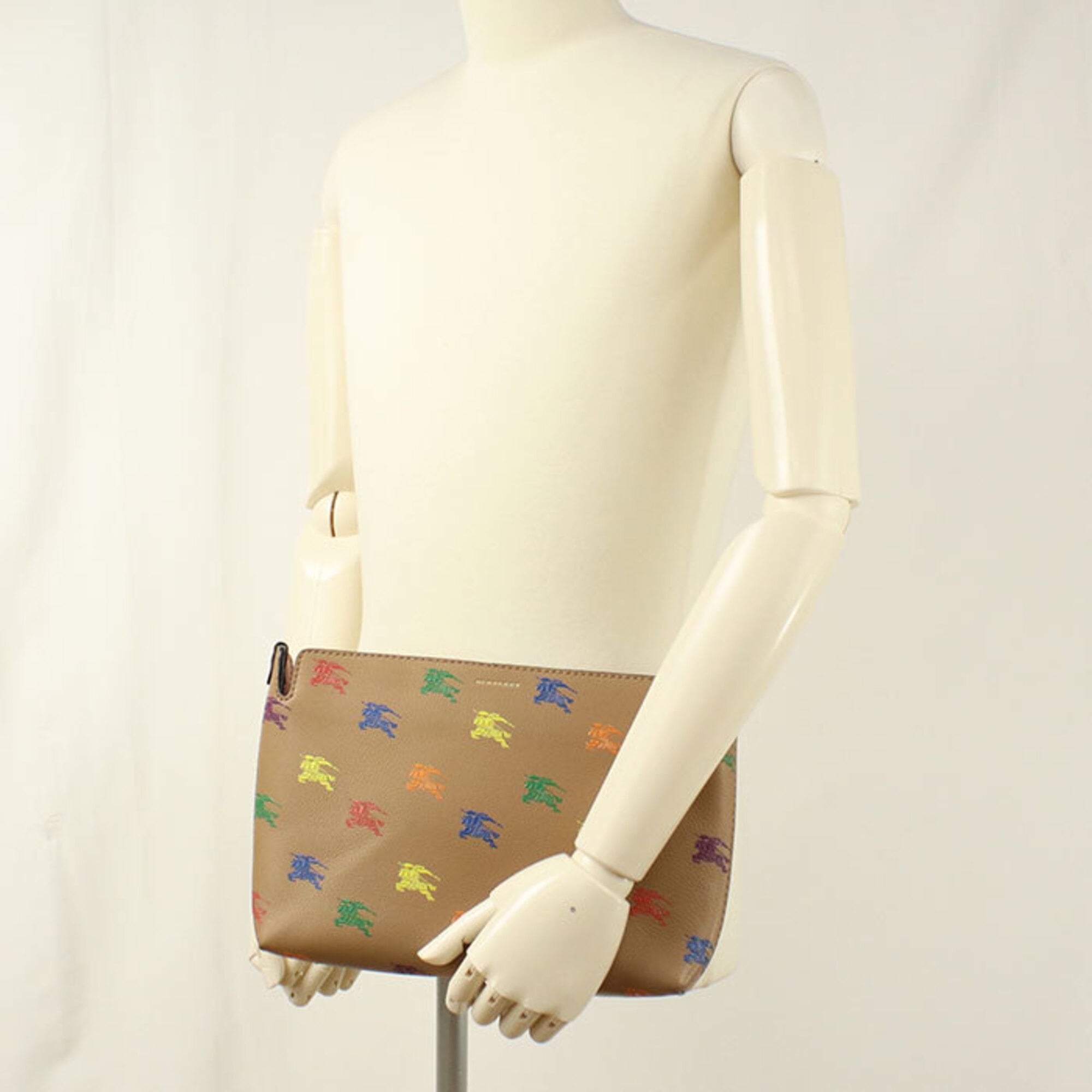 Burberry Brown Leather Clutch Bag (Pre-Owned)