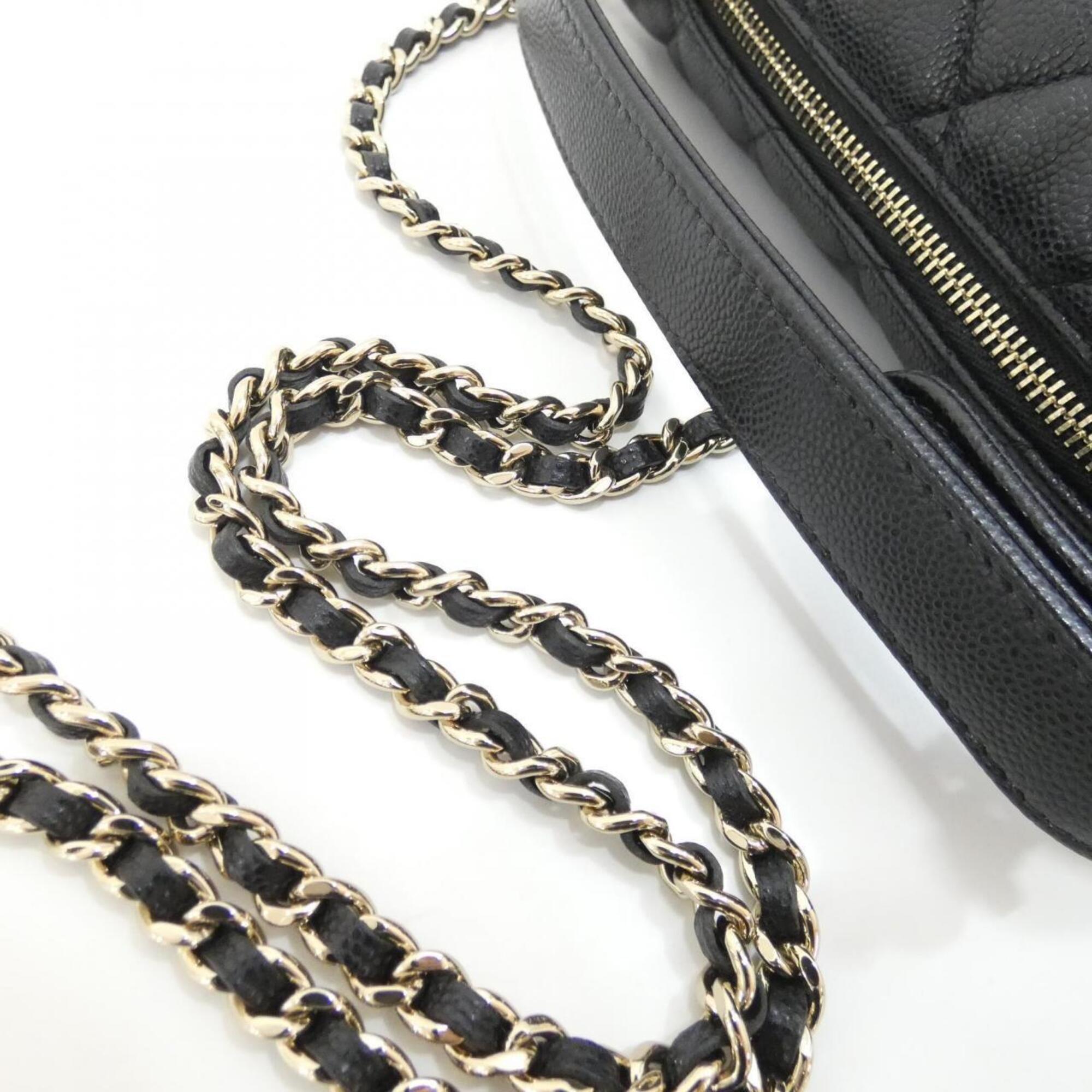 Chanel Black Grained Calfskin Handbag (Pre-Owned)