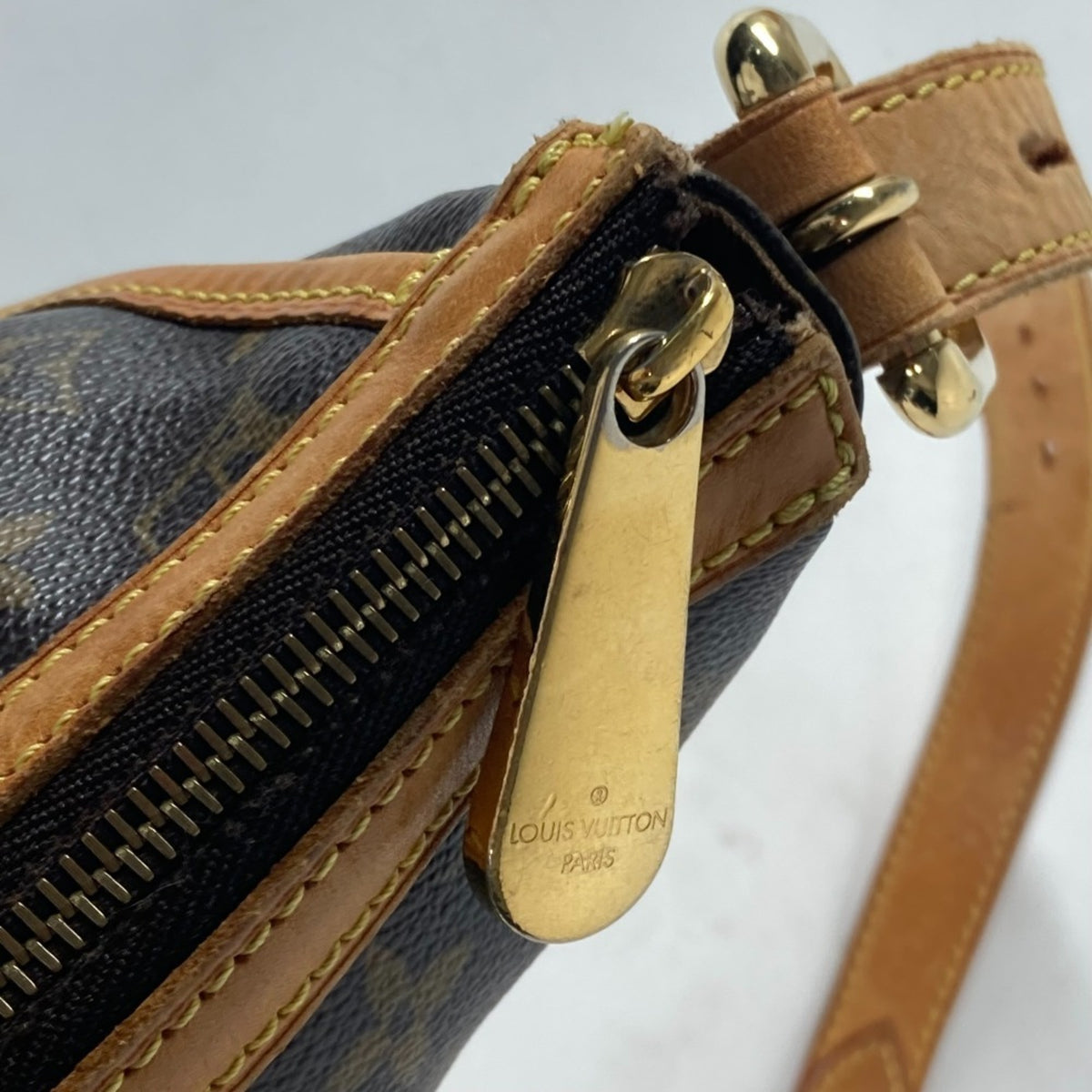 Louis Vuitton Brown Monogram Shoulder Bag (Pre-Owned)
