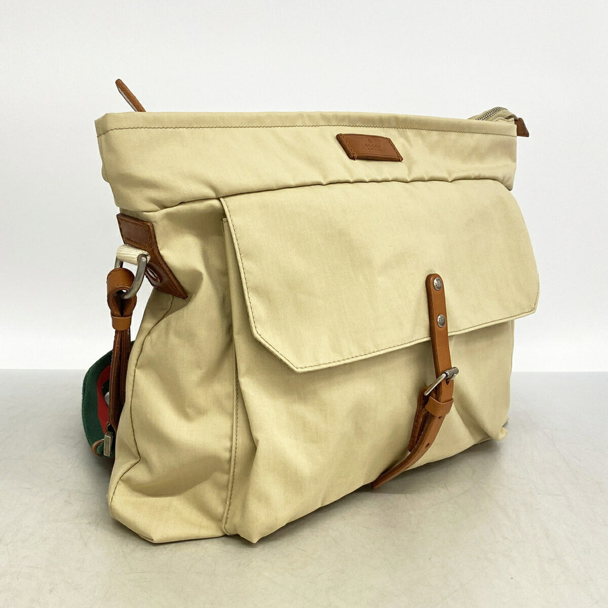 Gucci Beige Nylon Shoulder Bag (Pre-Owned)
