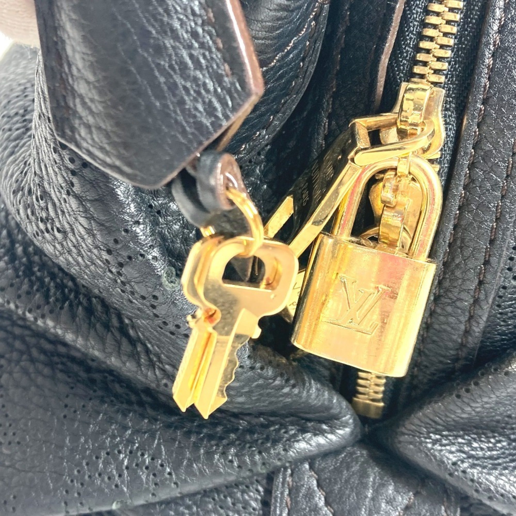 Louis Vuitton Mahina Black Noir Mahina Leather Shoulder Bag (Pre-Owned)