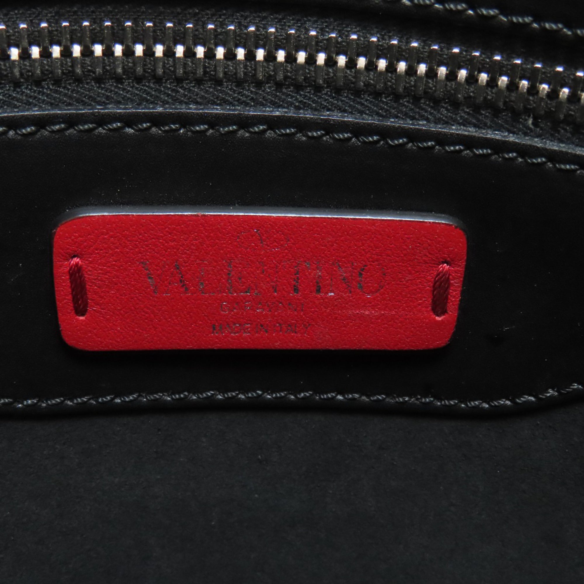 Valentino Black Leather Clutch Bag (Pre-Owned)