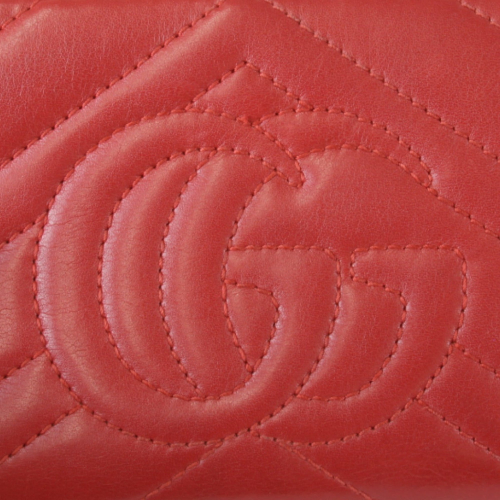 Gucci Red Color White Leather Long Wallet (Bi-Fold) (Pre-Owned)