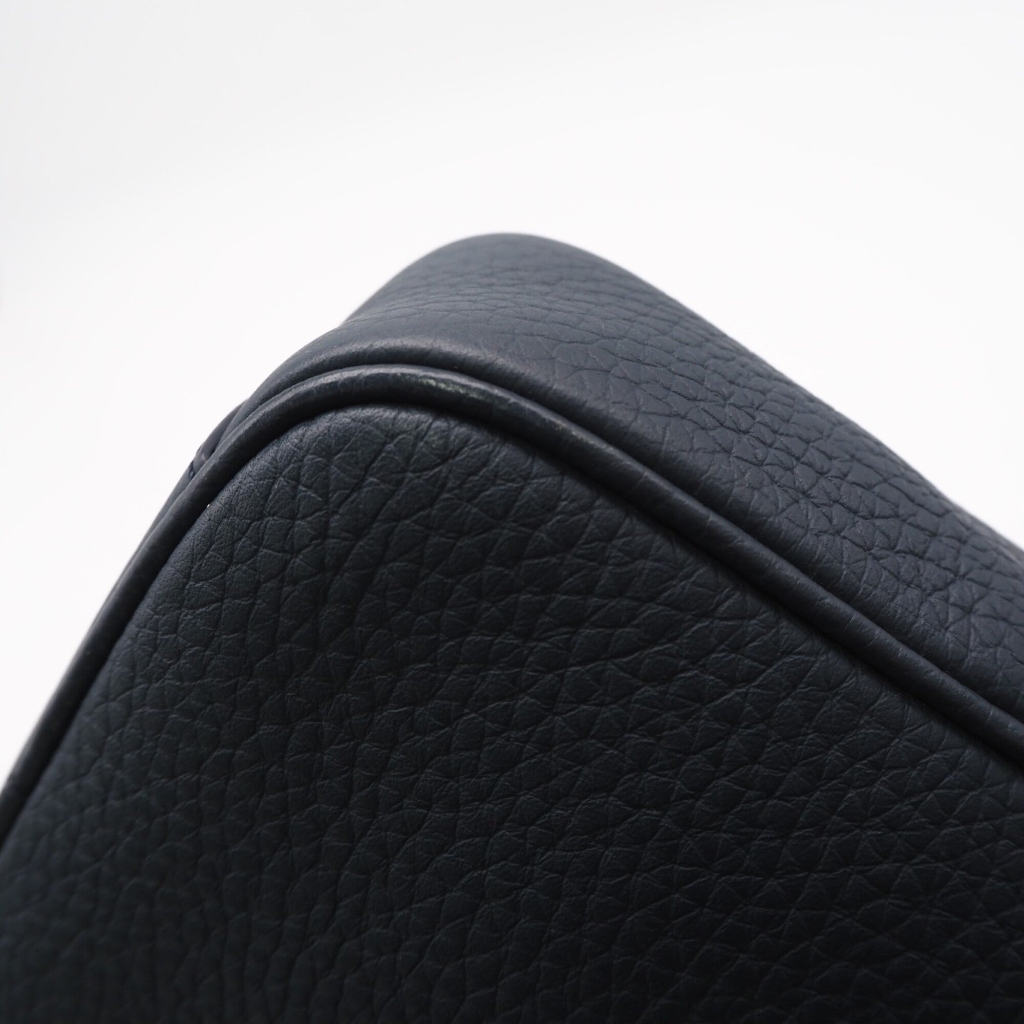 Louis Vuitton Navy Leather Shoulder Bag (Pre-Owned)