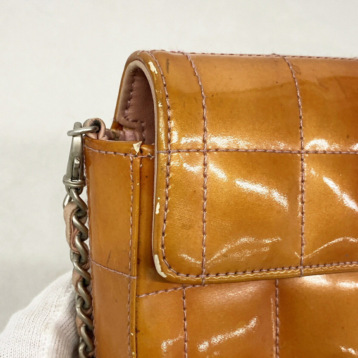 Chanel Orange Patent Leather Shoulder Bag (Pre-Owned)