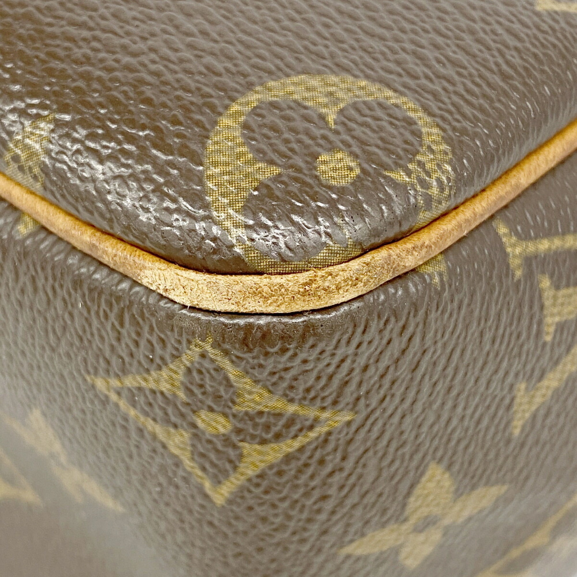 Louis Vuitton Brown Shoulder Bag (Pre-Owned)