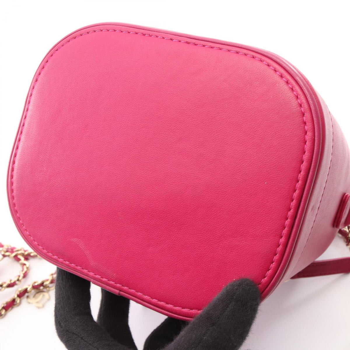 Chanel Pink Leather Handbag (Pre-Owned)