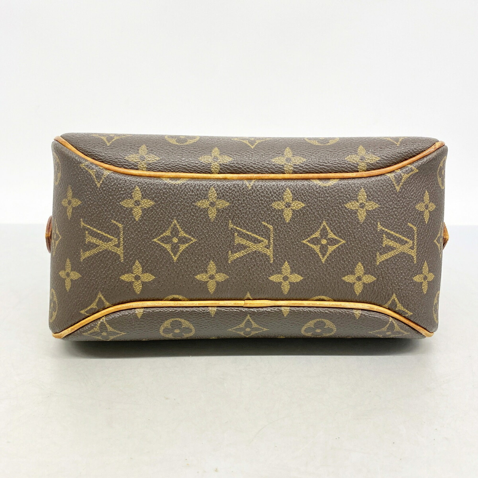 Louis Vuitton Brown Shoulder Bag (Pre-Owned)