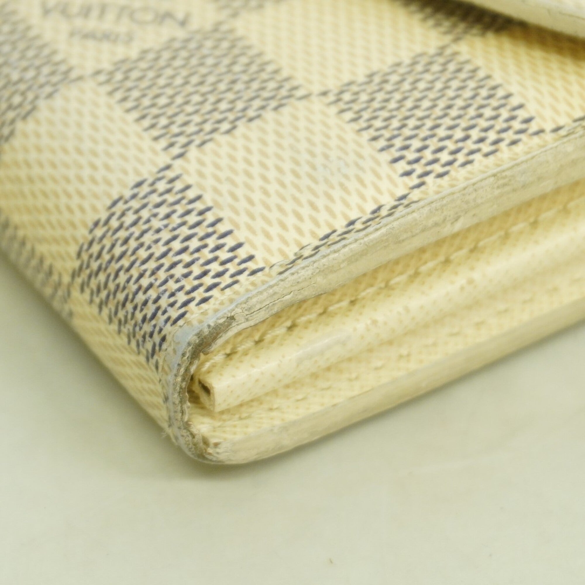 Louis Vuitton White Long Wallet (Bi-Fold) (Pre-Owned)