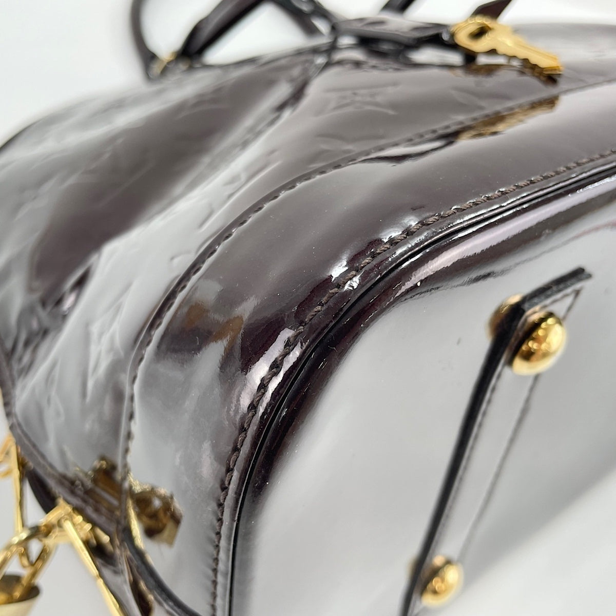 Louis Vuitton Purple Handbag (Pre-Owned)