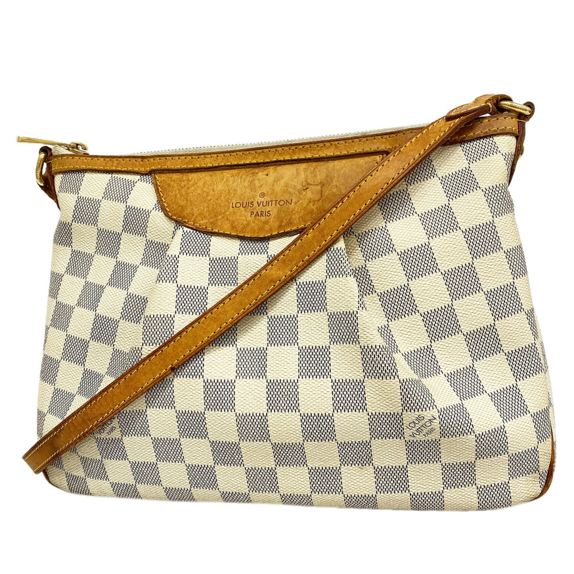 Louis Vuitton White Shoulder Bag (Pre-Owned)
