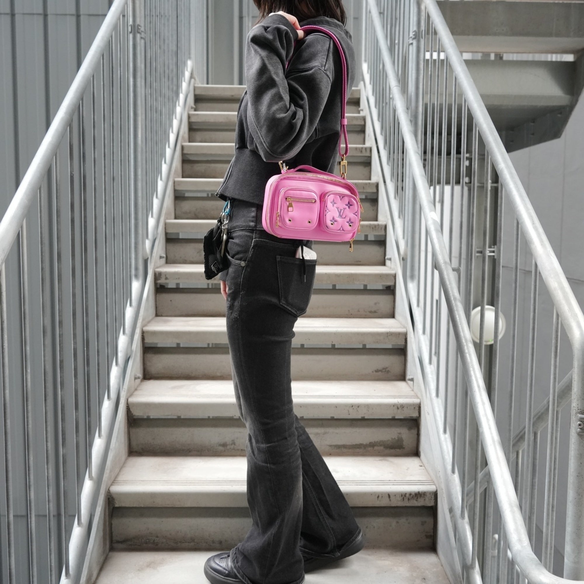 Louis Vuitton Pink Shoulder Bag (Pre-Owned)
