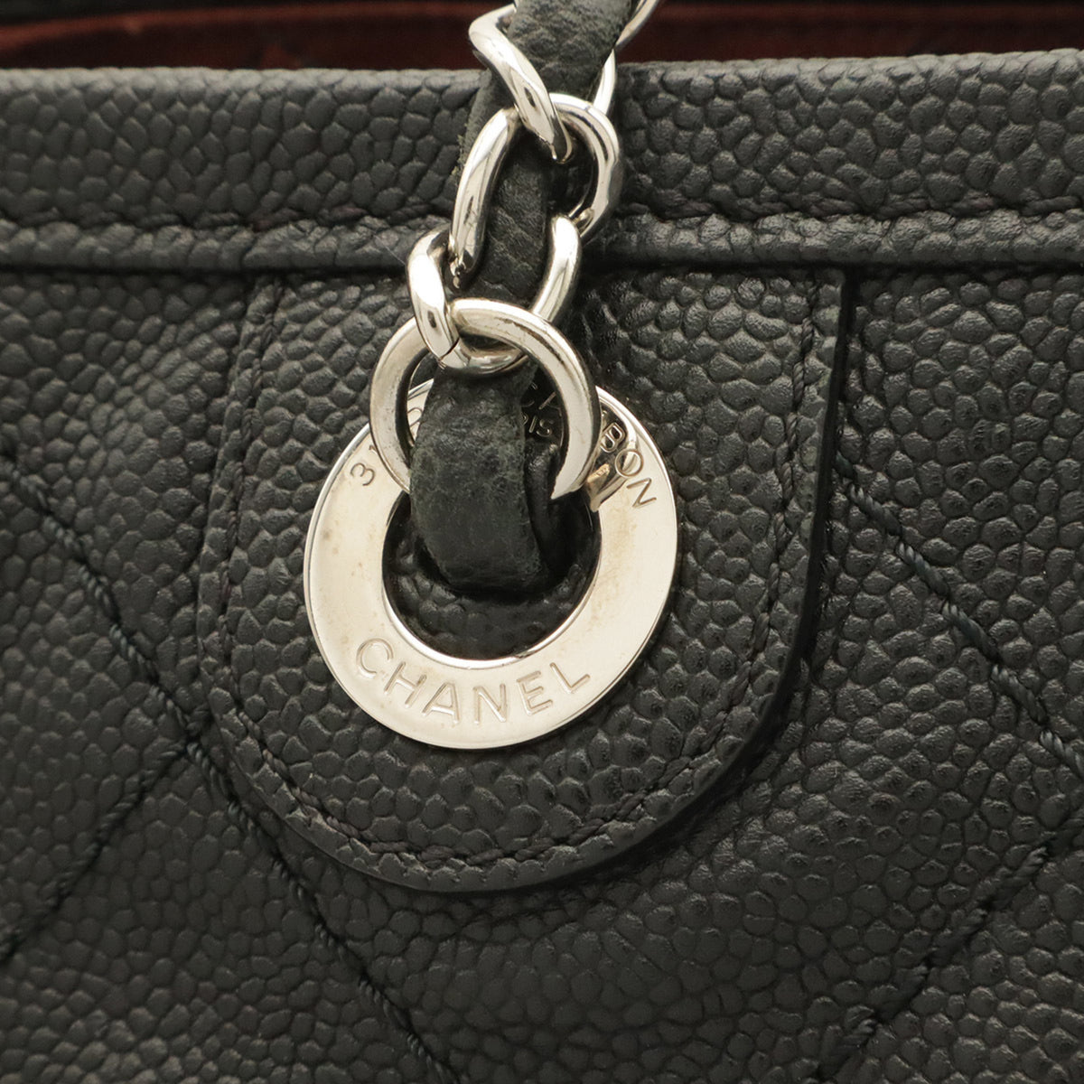 Chanel Black Grained Calfskin Shoulder Bag (Pre-Owned)