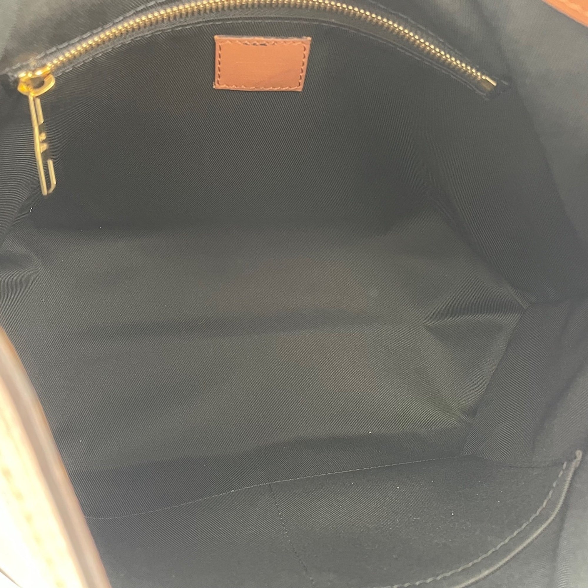 Louis Vuitton Black Shoulder Bag (Pre-Owned)