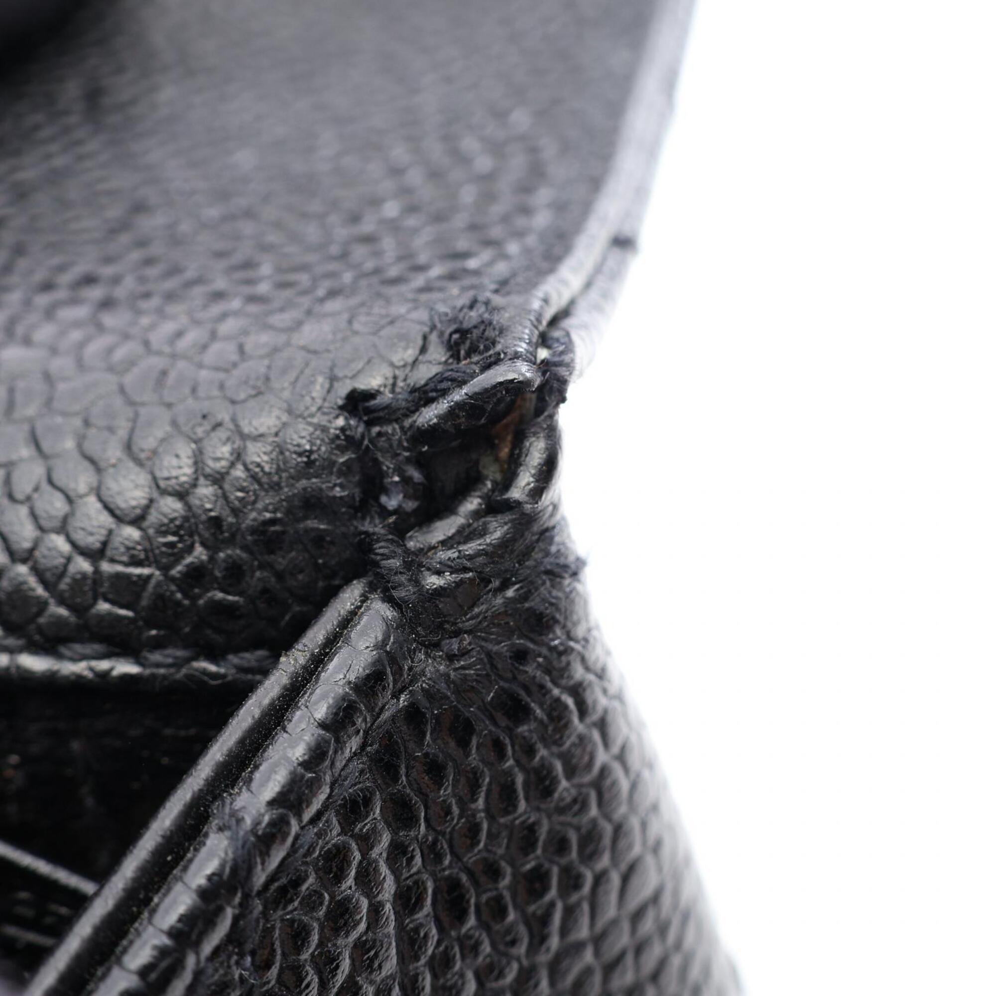 Chanel Black Grained Calfskin Handbag (Pre-Owned)