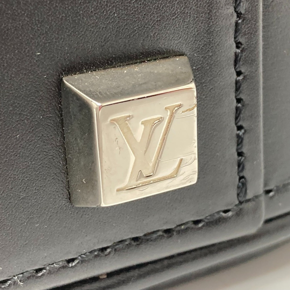 Louis Vuitton Black Other Handbag (Pre-Owned)