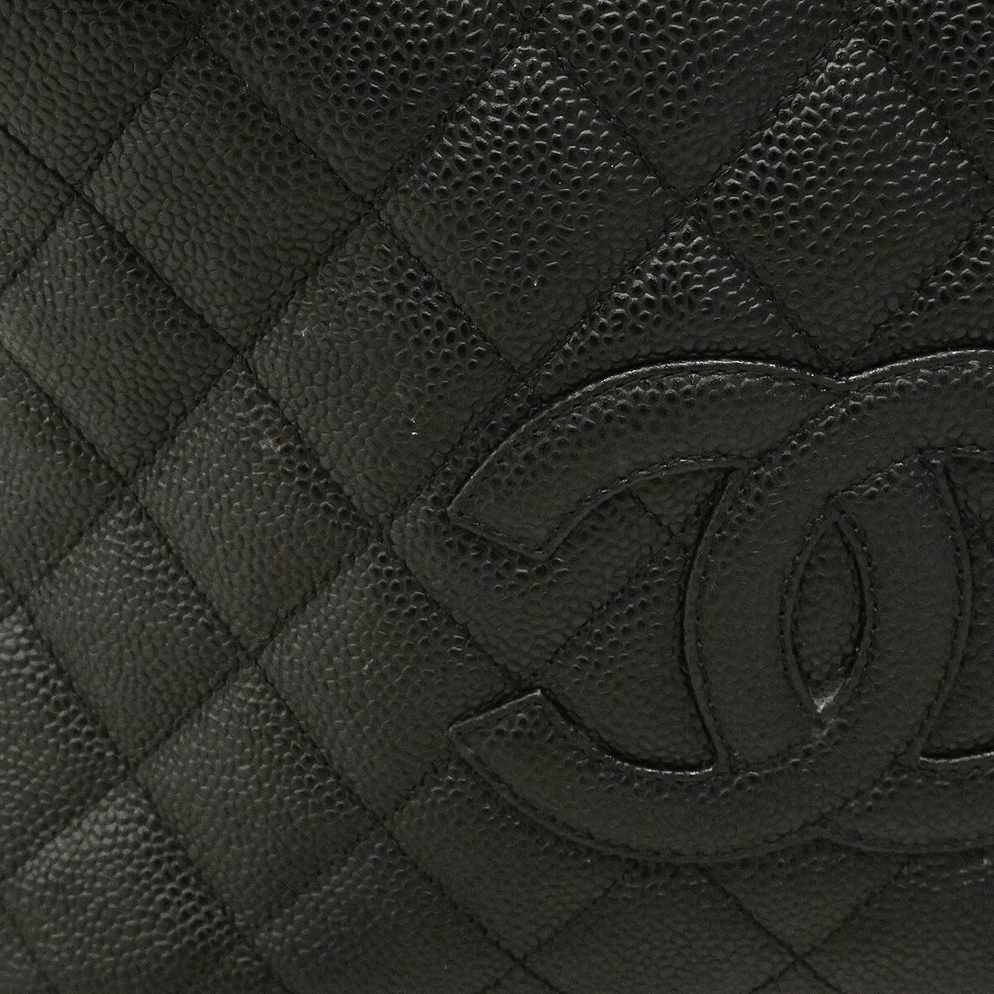 Chanel Black Grained Calfskin Shoulder Bag (Pre-Owned)