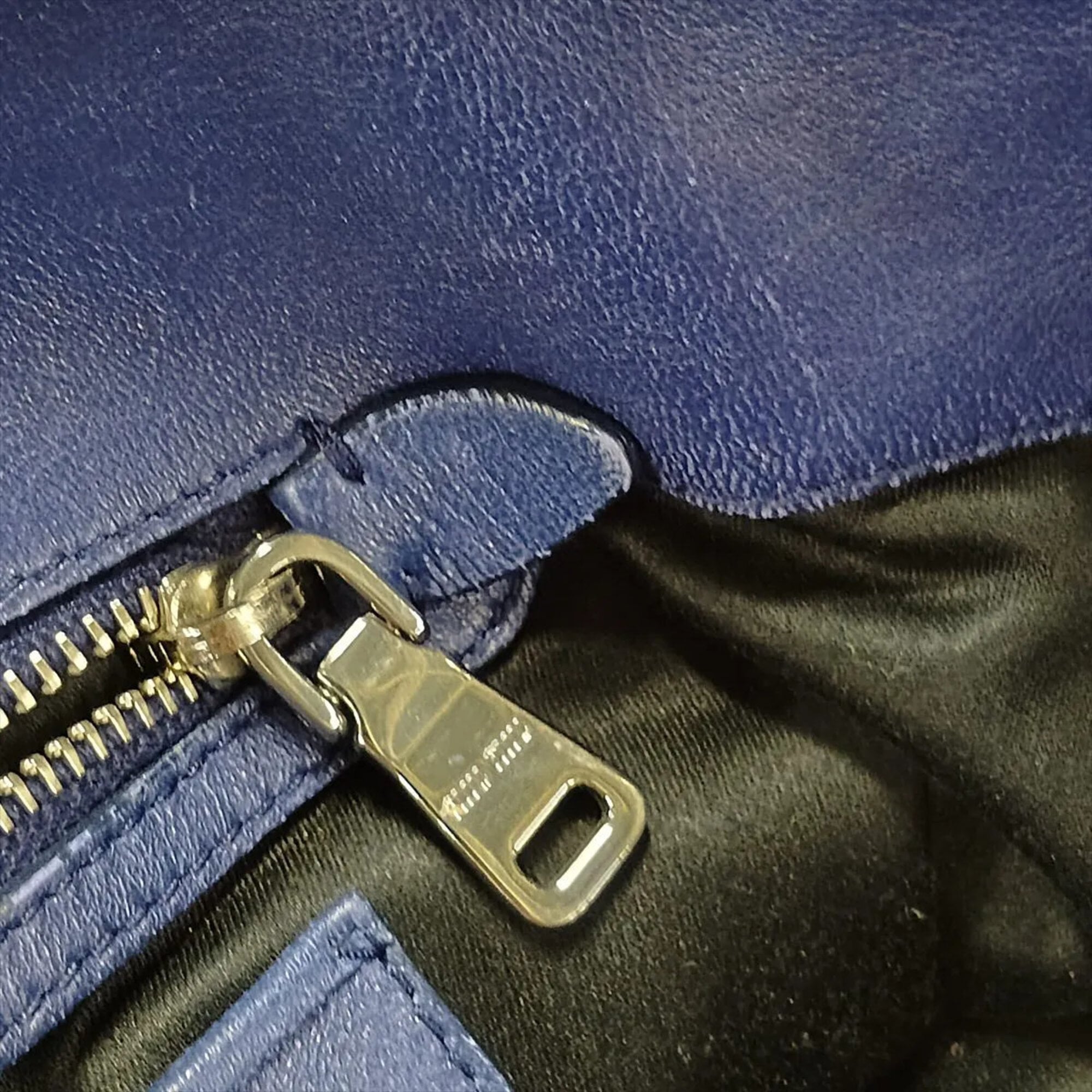 Miu Miu Matelasse Navy Leather Shoulder Bag (Pre-Owned)