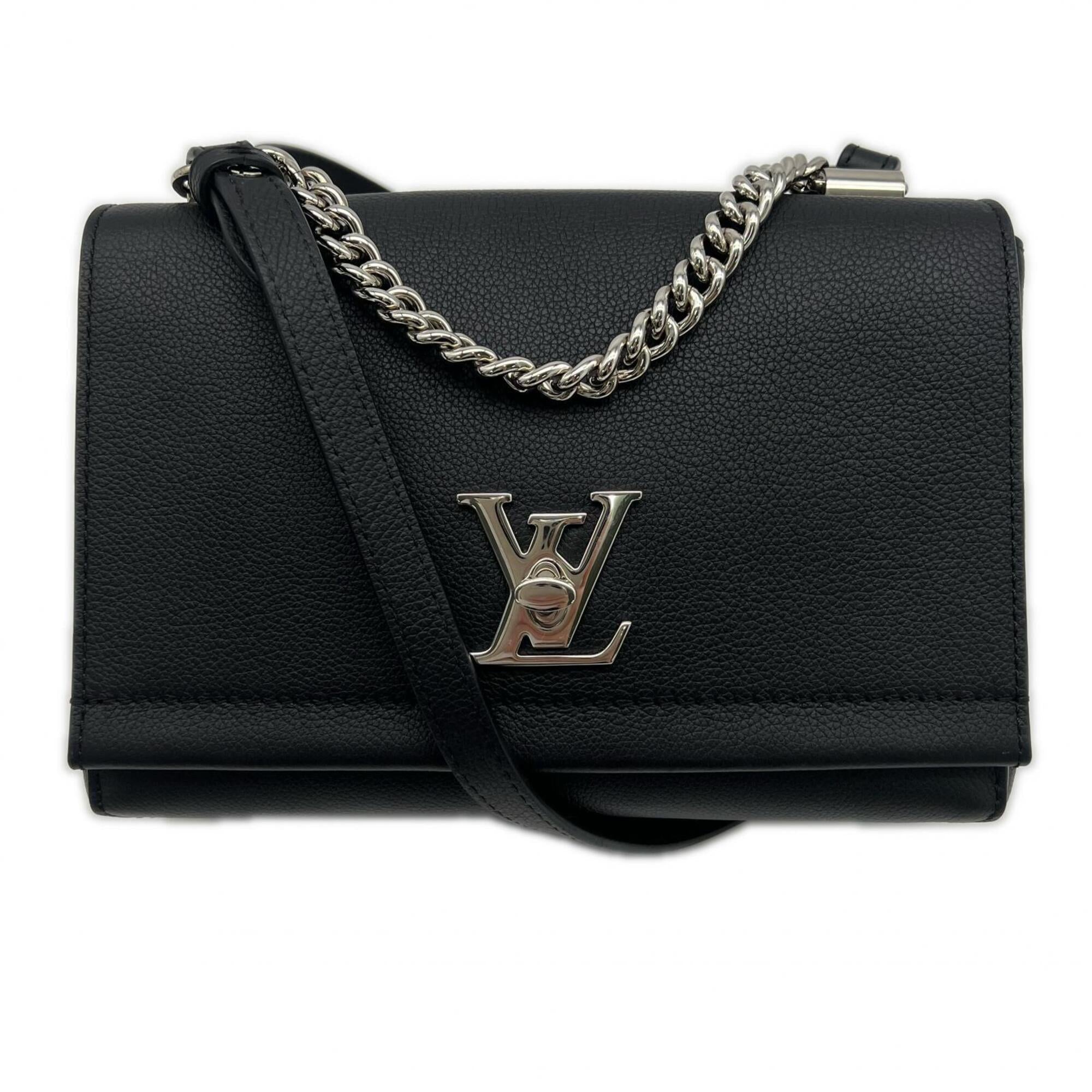 Louis Vuitton Black Leather Shoulder Bag (Pre-Owned)
