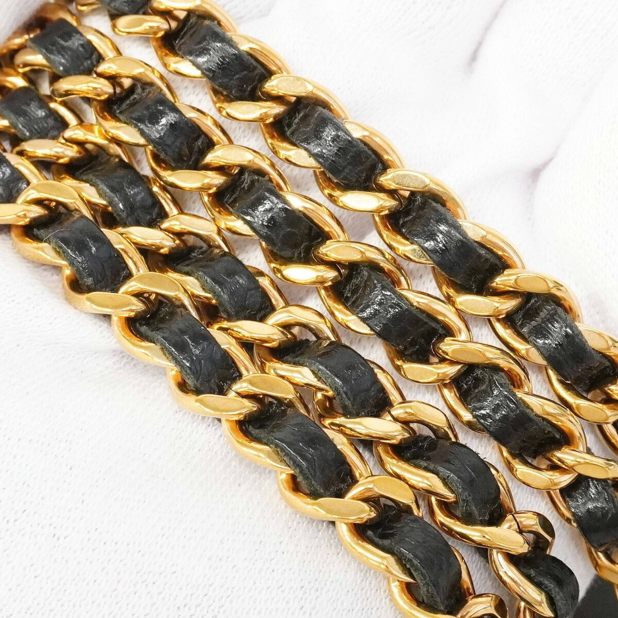 Chanel Black Grained Calfskin Chain/Shoulder Wallet (Pre-Owned)