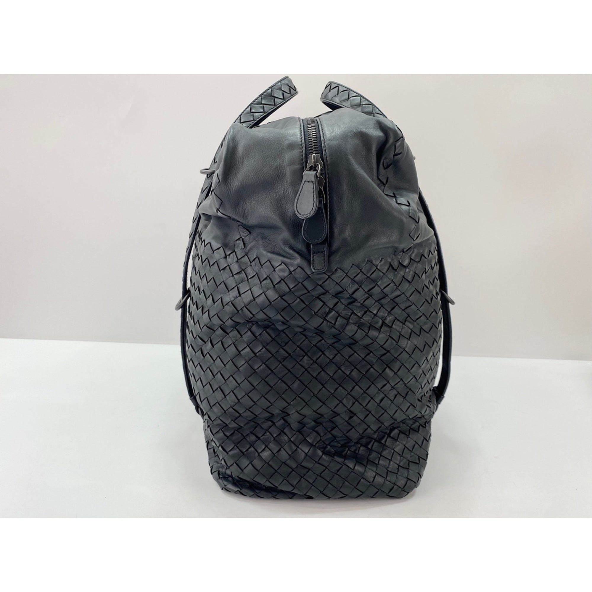 Bottega Veneta Black Leather Shoulder Bag (Pre-Owned)