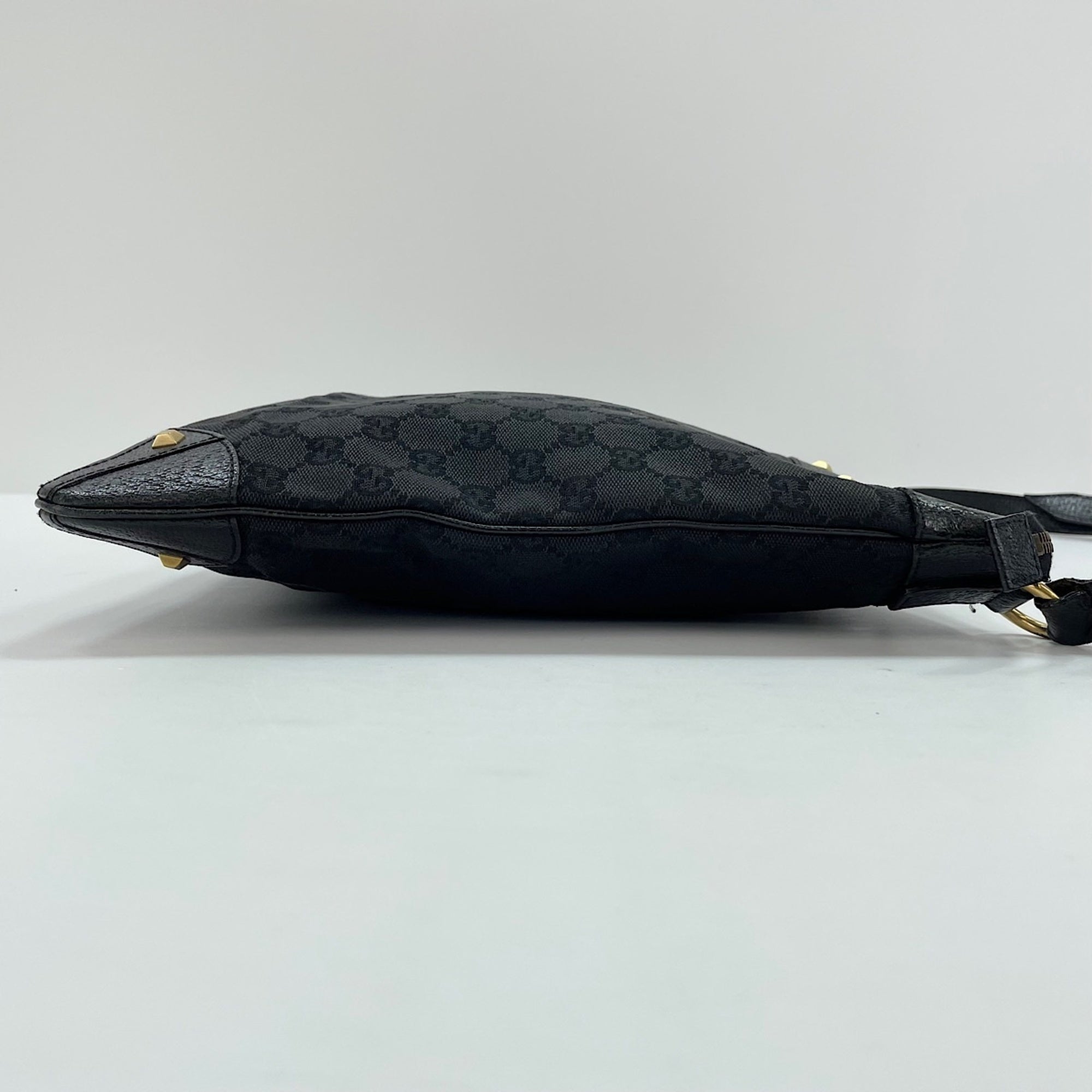 Gucci Black Shoulder Bag (Pre-Owned)