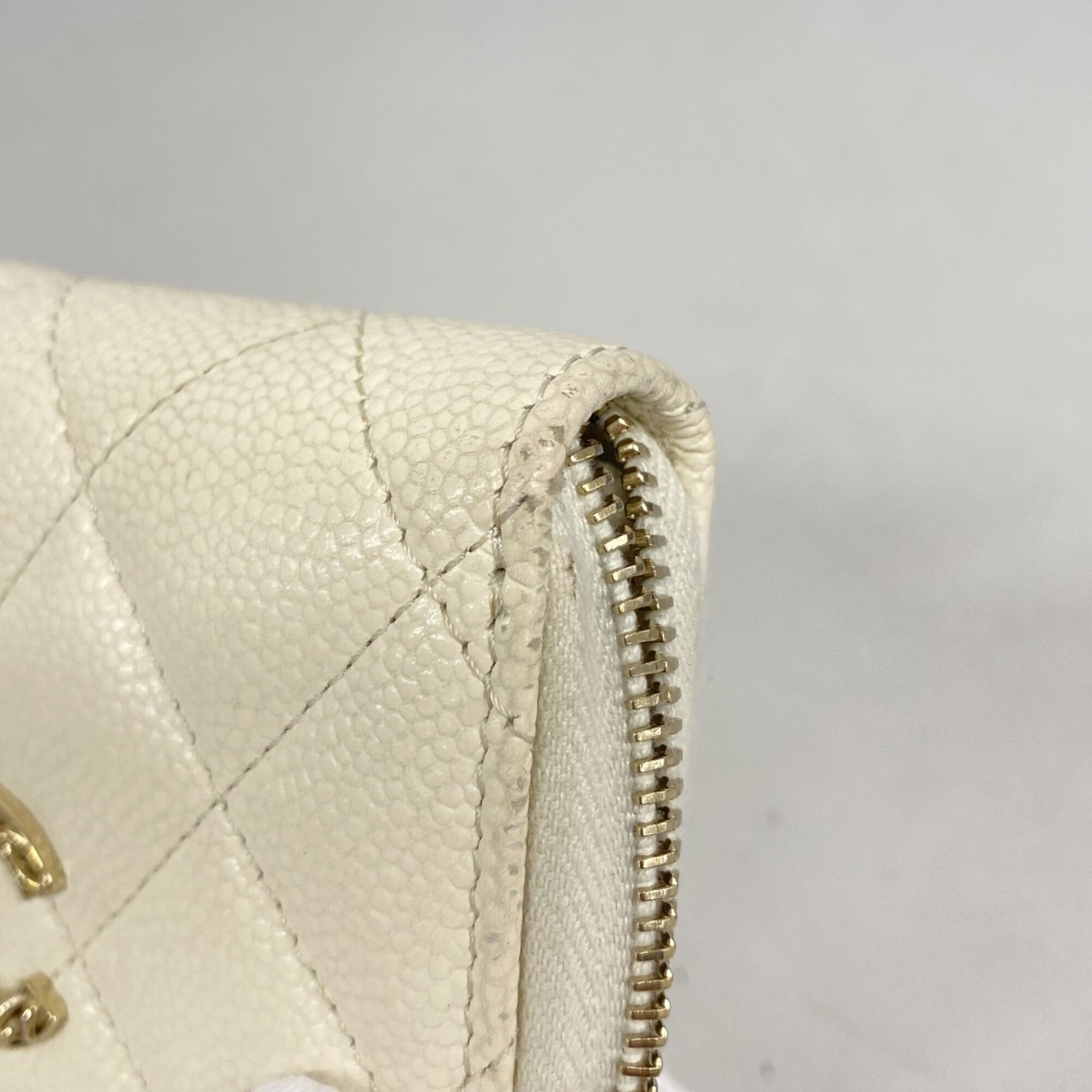 Chanel White Grained Calfskin Coin Purse/Coin Case (Pre-Owned)