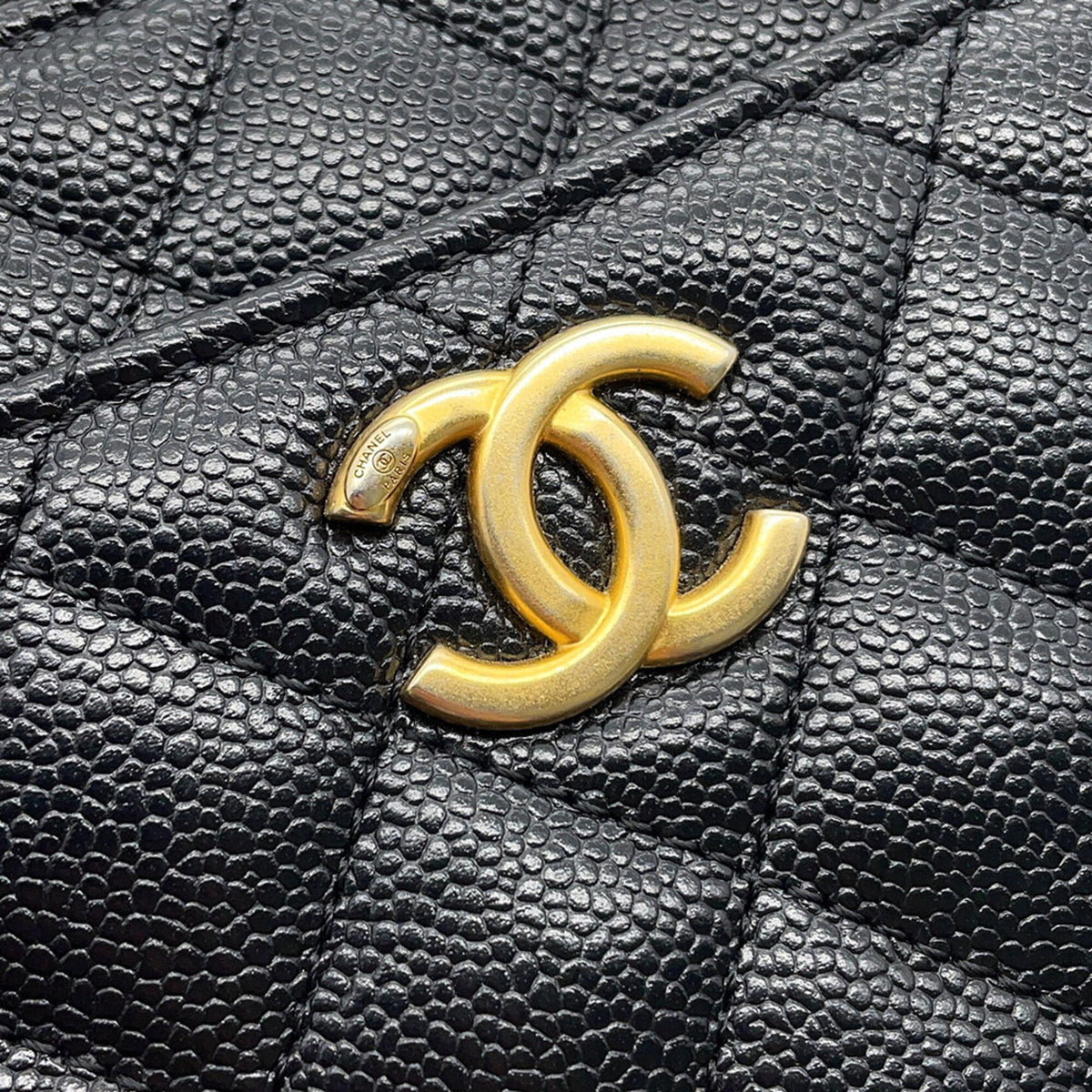 Chanel Black Grained Calfskin Shoulder Bag (Pre-Owned)