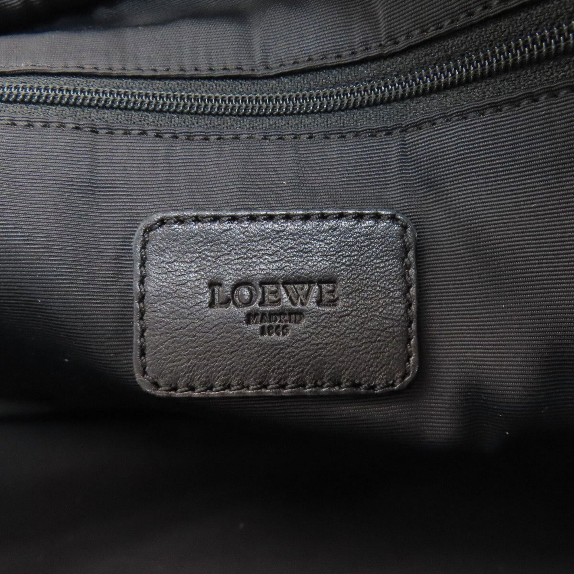 Loewe Gold Leather Handbag (Pre-Owned)