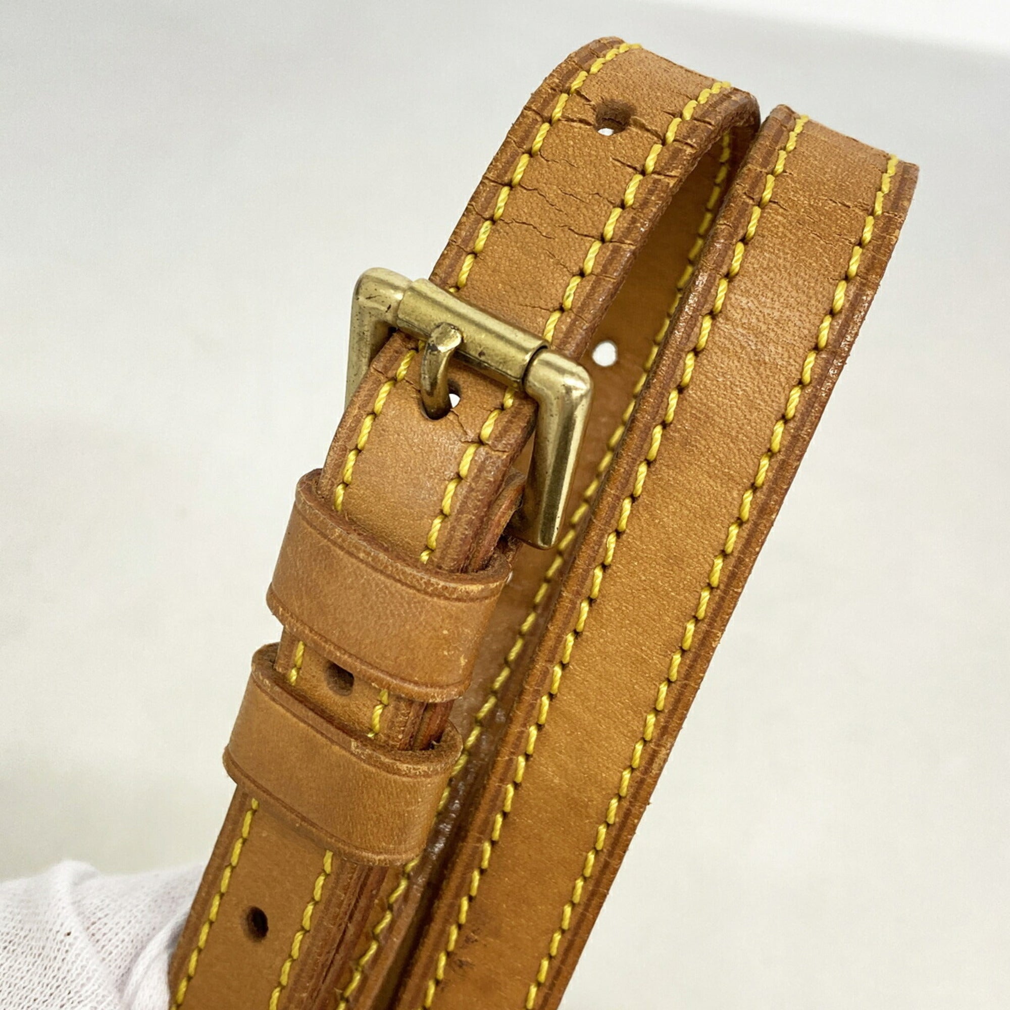 Louis Vuitton Brown Shoulder Bag (Pre-Owned)