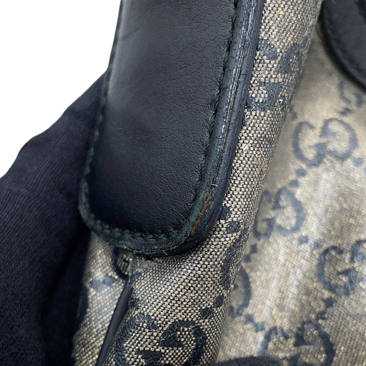 Gucci Black Gold Gray Pvc Leather Shoulder Bag (Pre-Owned)