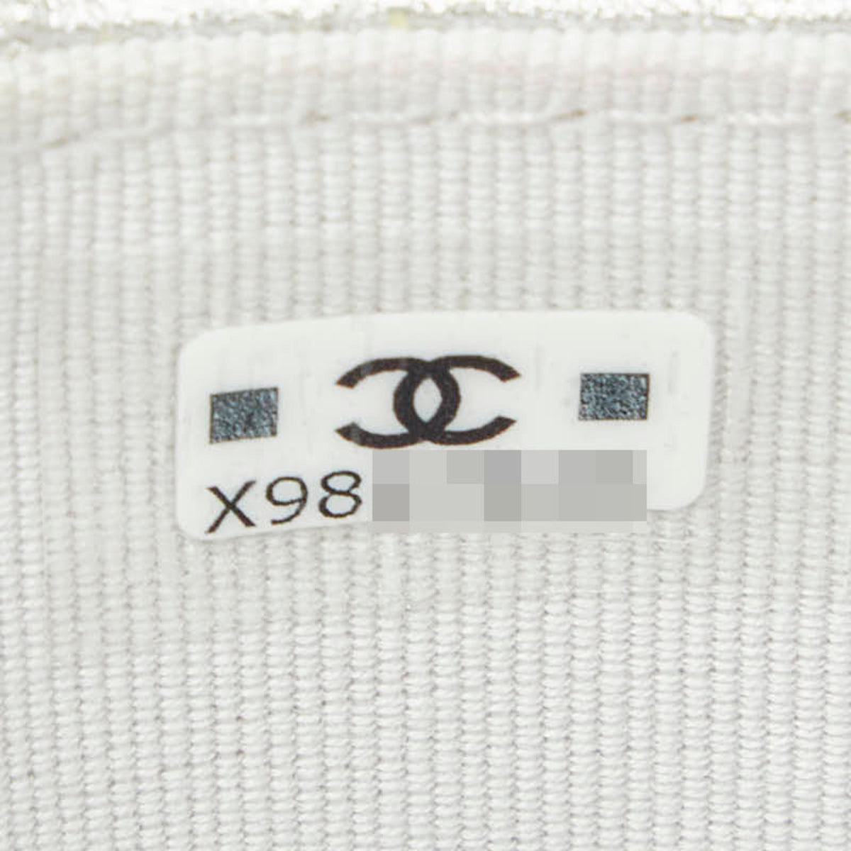 Chanel Silver Leather Pochette Shoulder Bag (Pre-Owned)