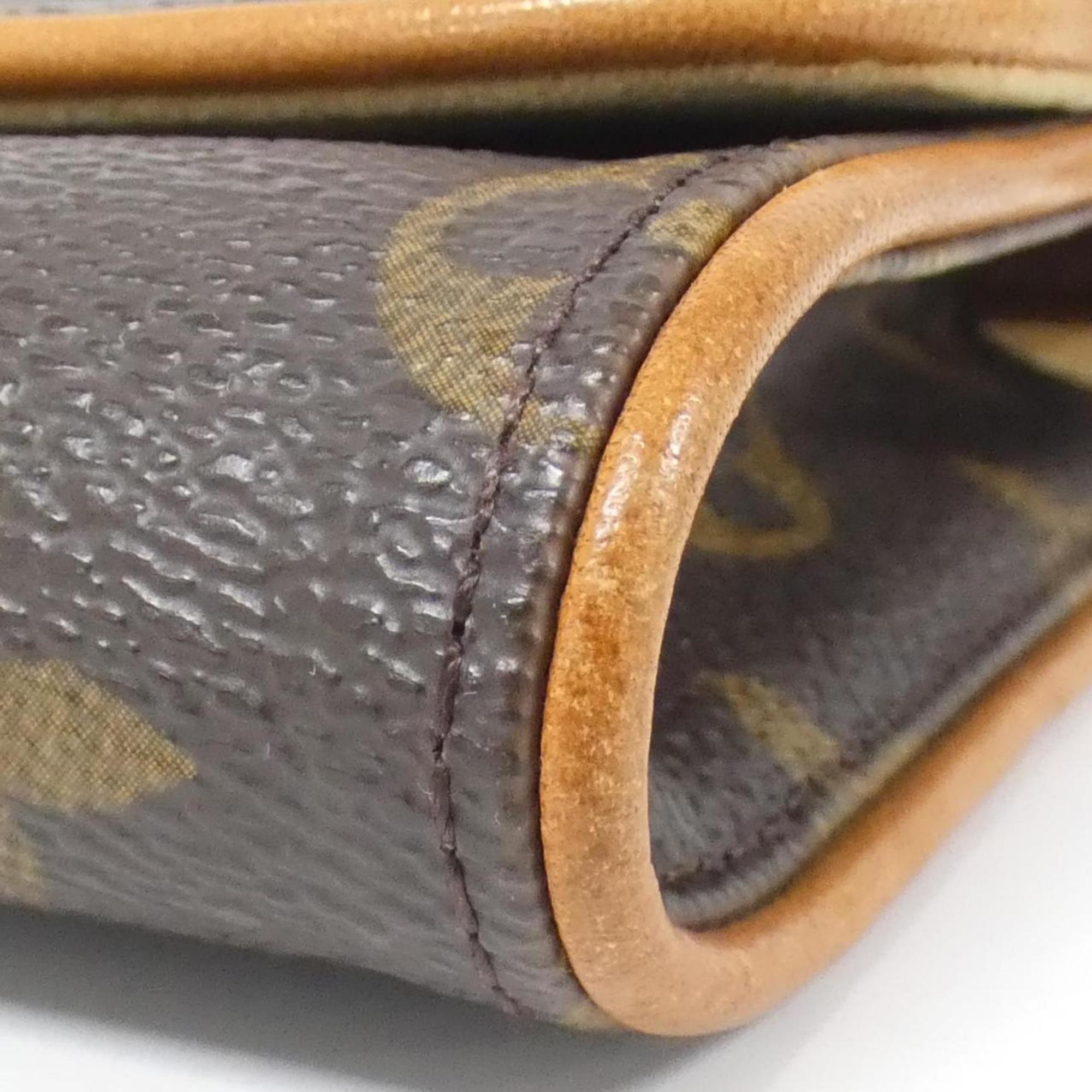 Louis Vuitton Monogram Brown Monogram Monogram Pochette Shoulder Bag (Pre-Owned)