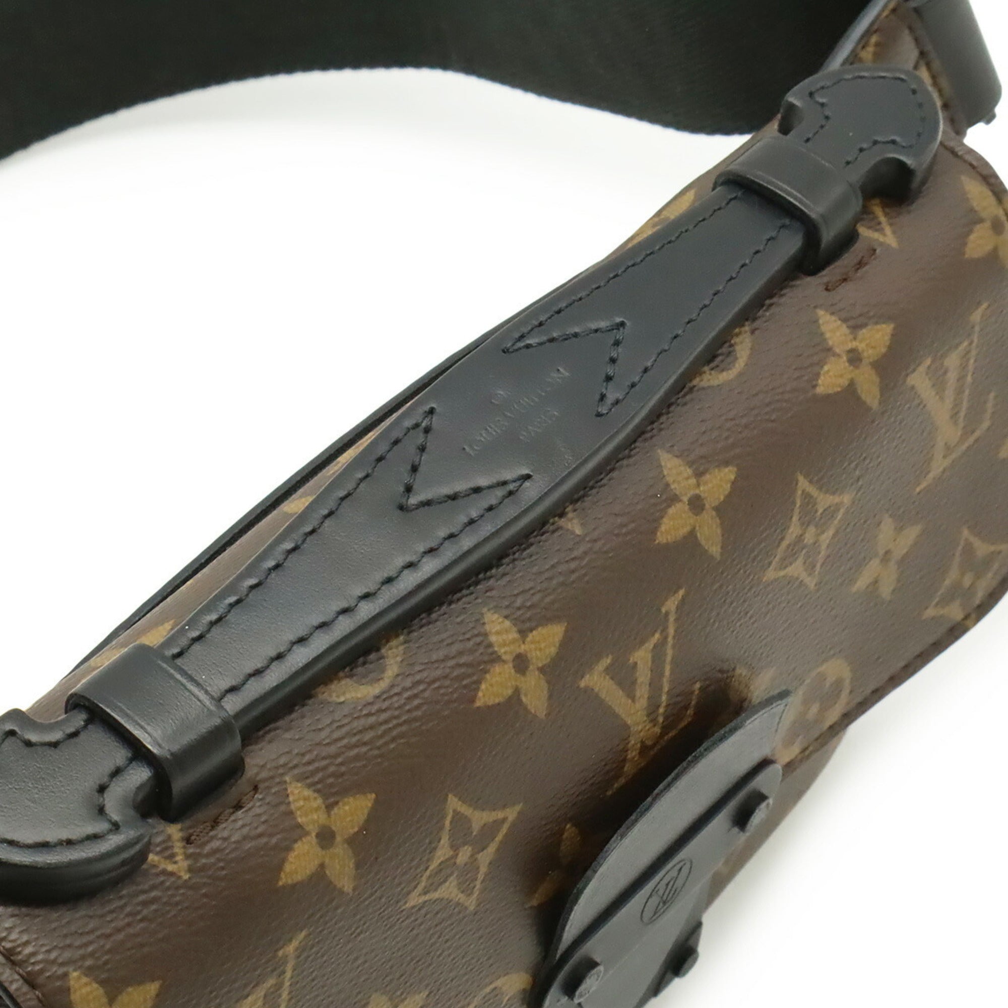 Louis Vuitton Noir Monogram Canvas Shoulder Bag Sling Bag (Pre-Owned)