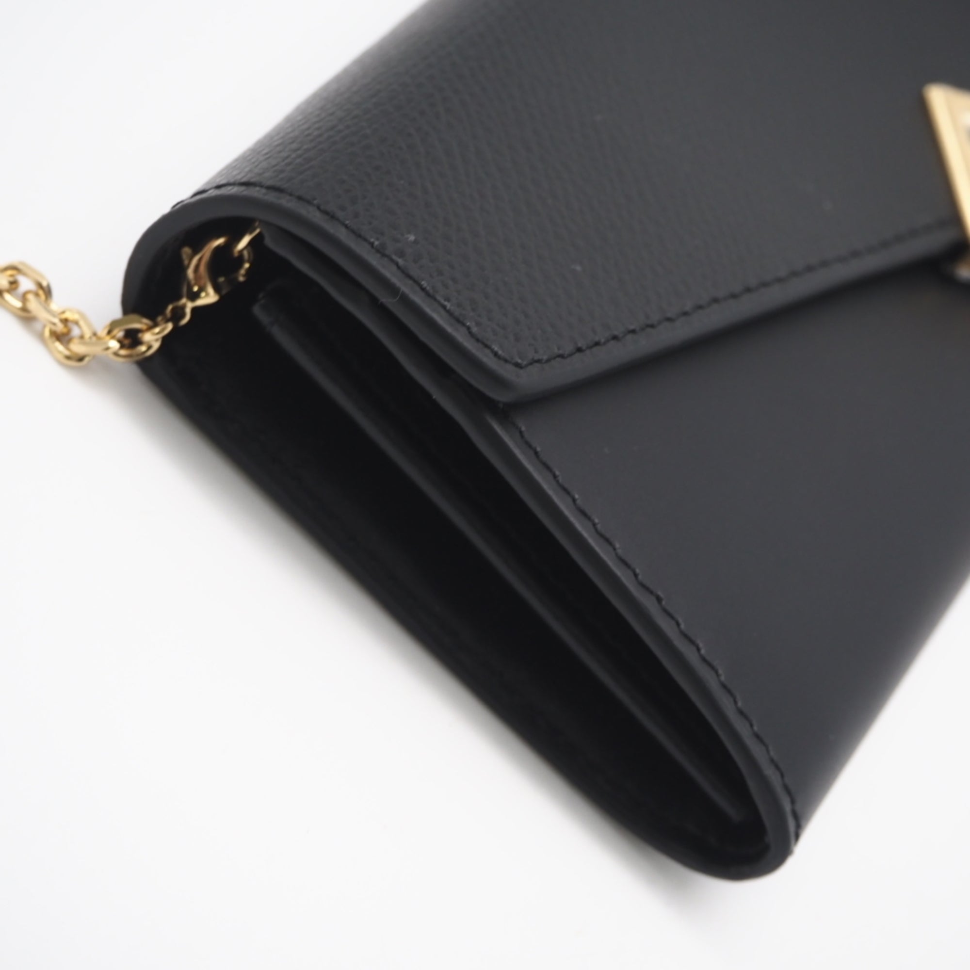 Fendi Black Leather Chain/Shoulder Wallet (Pre-Owned)