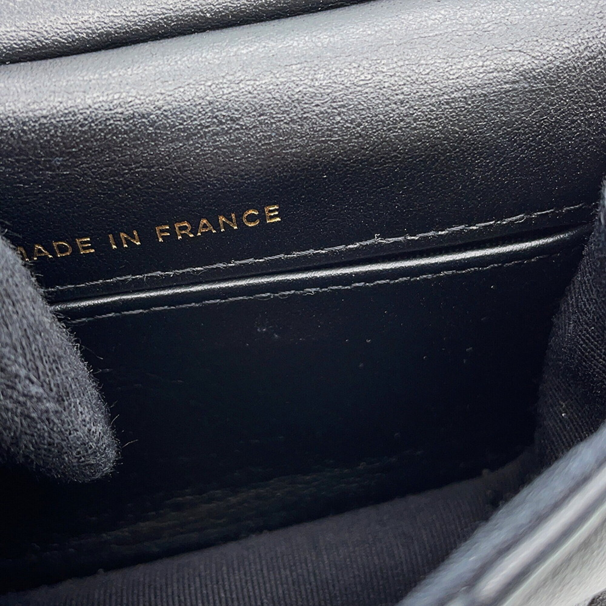 Chanel Black Leather Shoulder Bag (Pre-Owned)