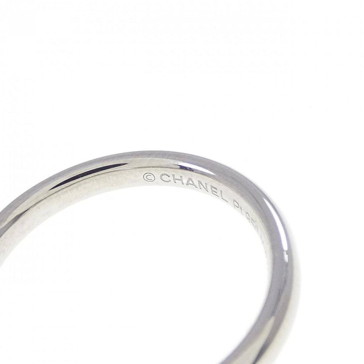 Chanel Platinum 950 Band Ring (Pre-Owned)