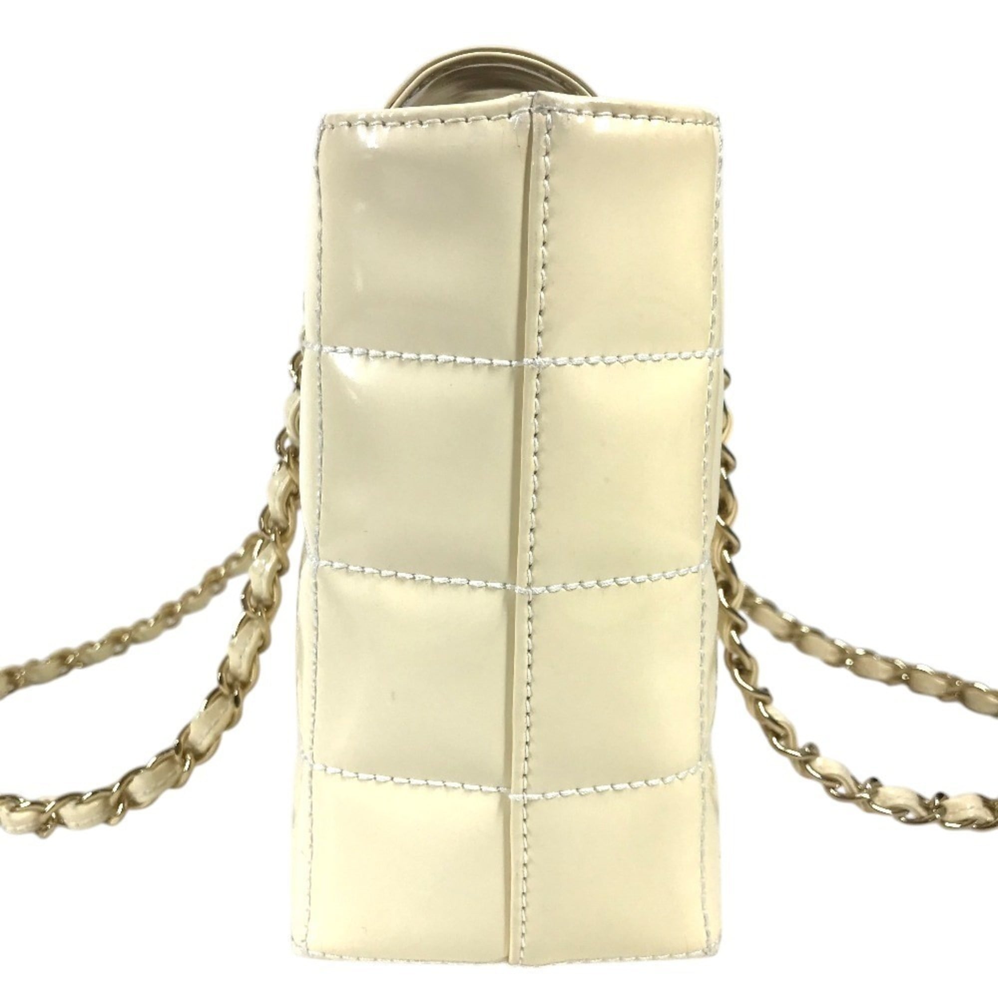 Chanel White Yellow Shoulder Bag (Pre-Owned)