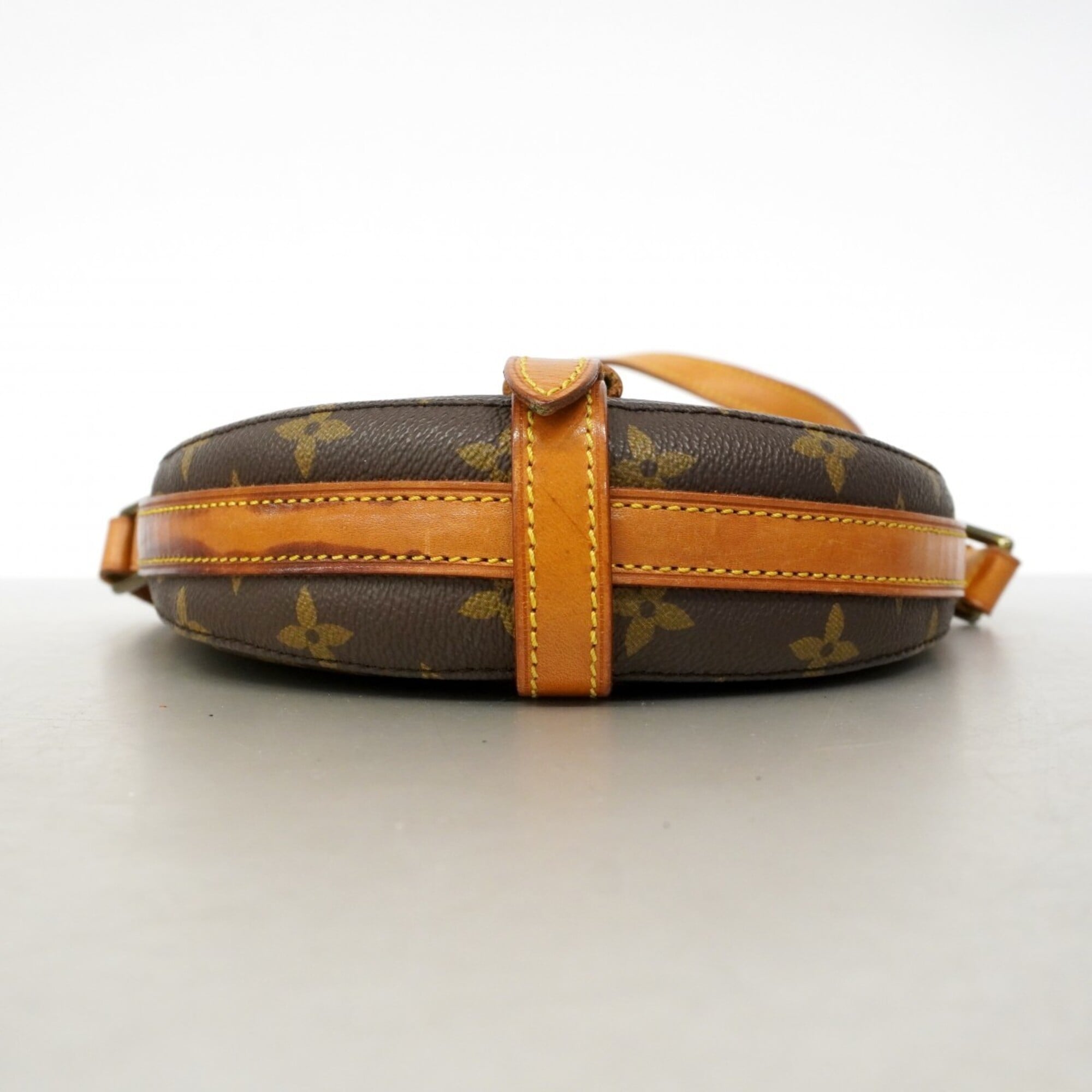Louis Vuitton Brown Shoulder Bag (Pre-Owned)