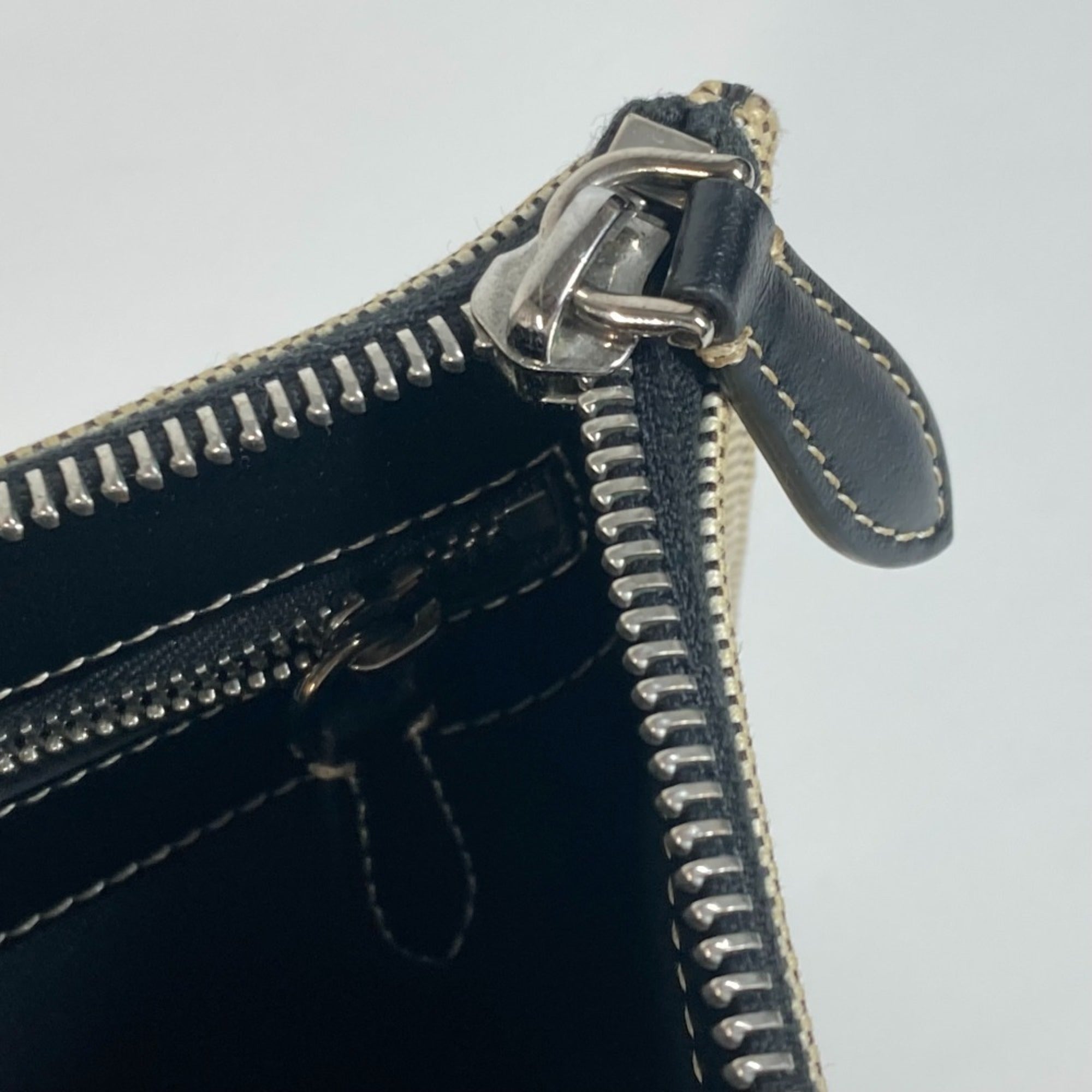 Burberry Black Gray Canvas Leather Clutch Bag Handbag (Pre-Owned)