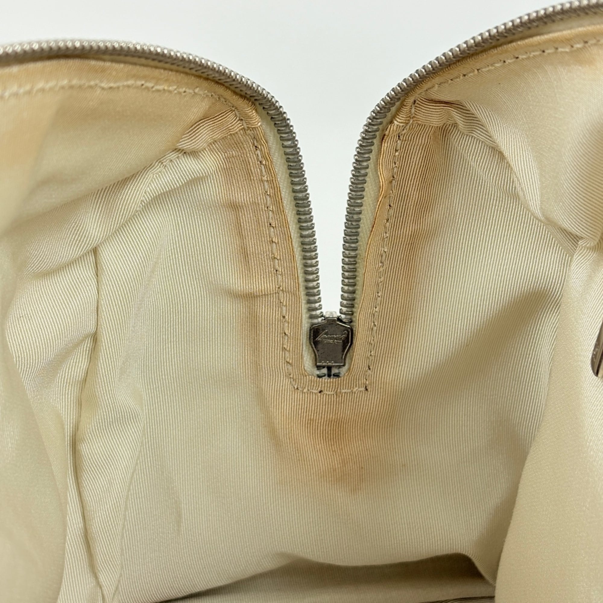 Chanel Ivory Leather Handbag (Pre-Owned)
