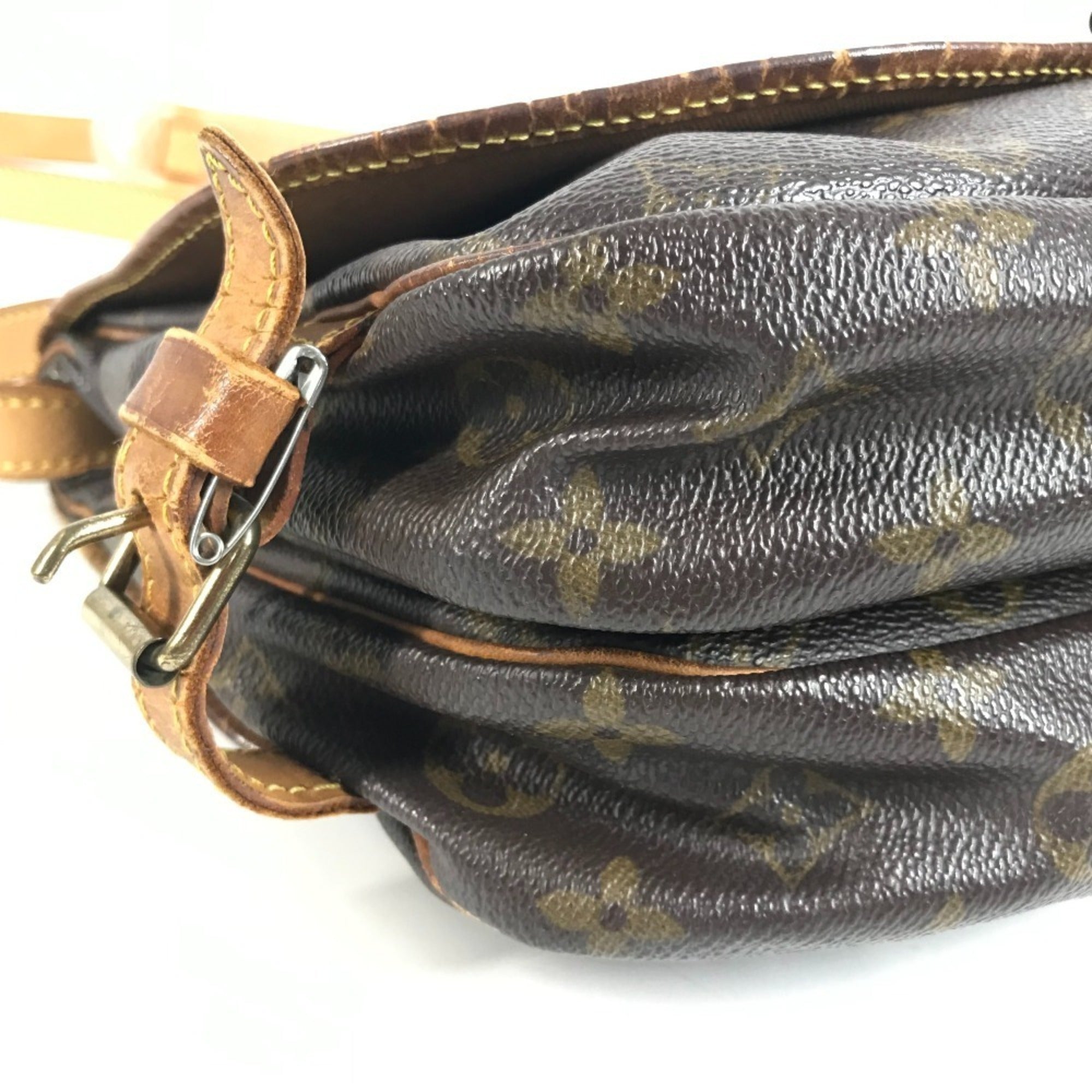 Louis Vuitton Brown Monogram Shoulder Bag (Pre-Owned)