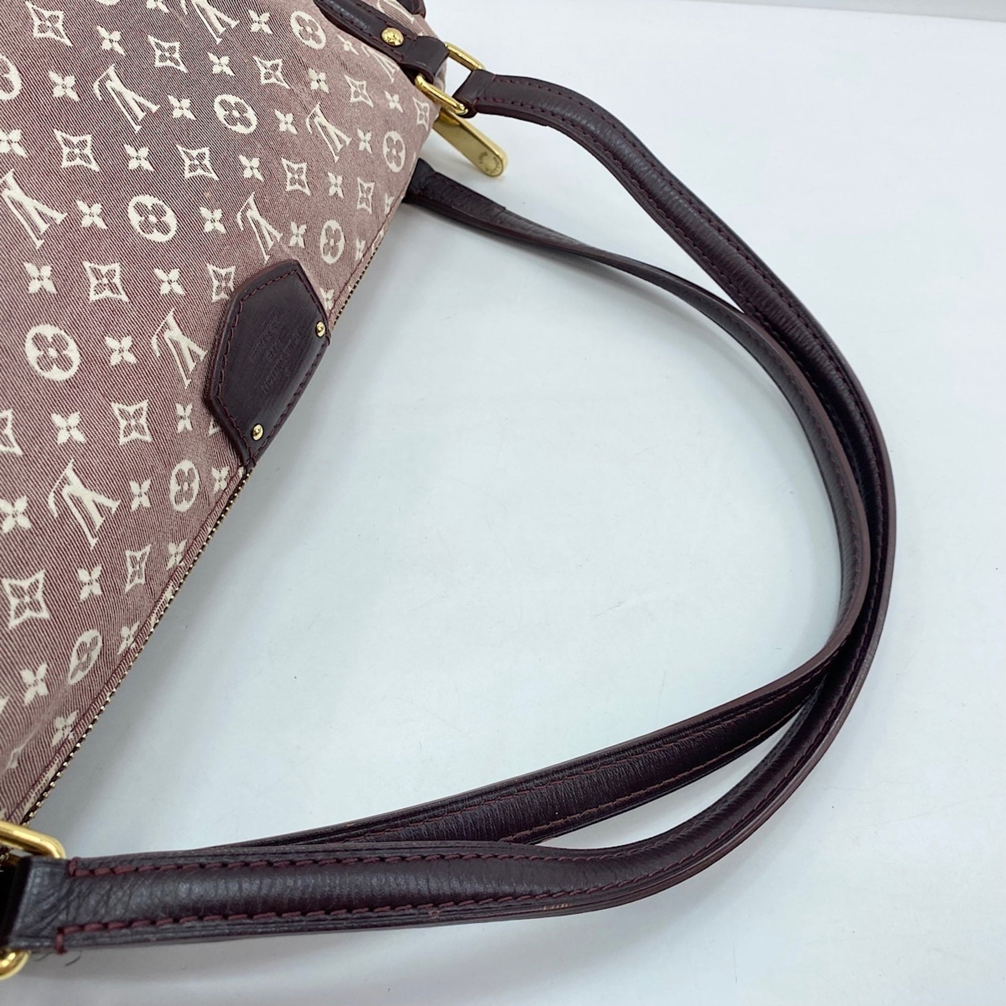 Louis Vuitton Wine Shoulder Bag (Pre-Owned)