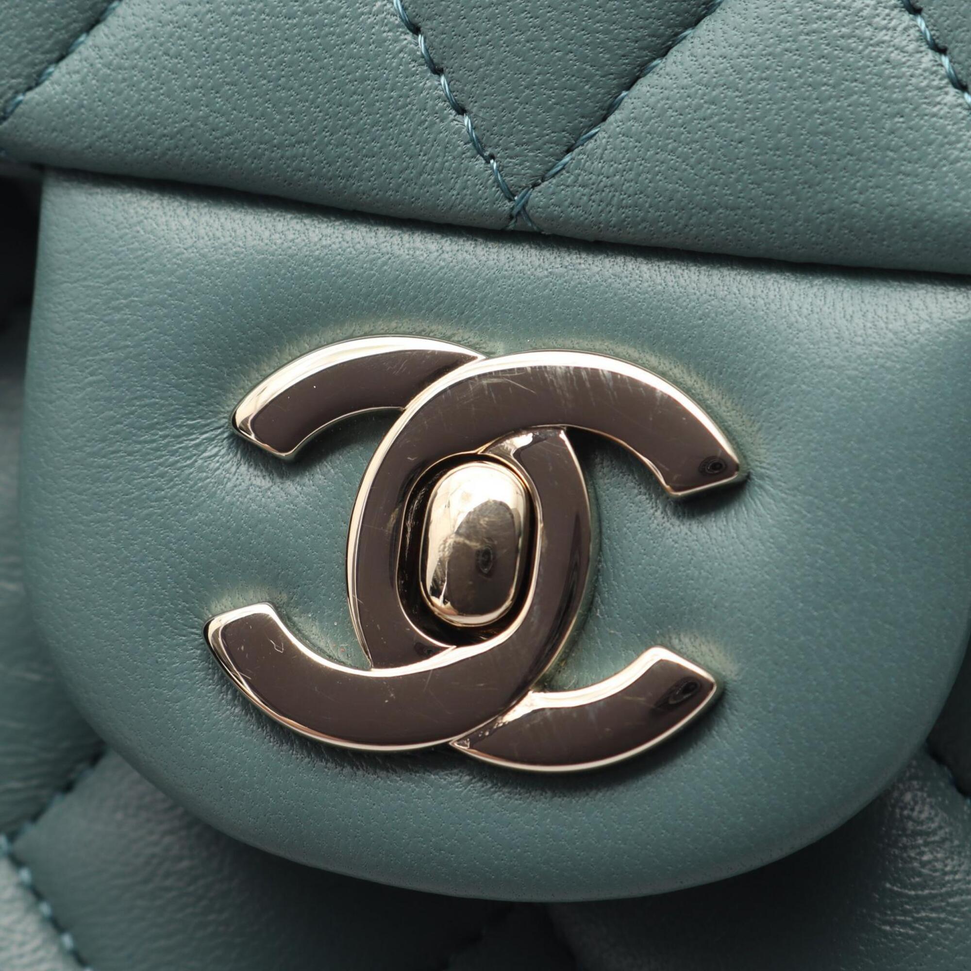 Chanel Green Leather Handbag Shoulder Bag (Pre-Owned)