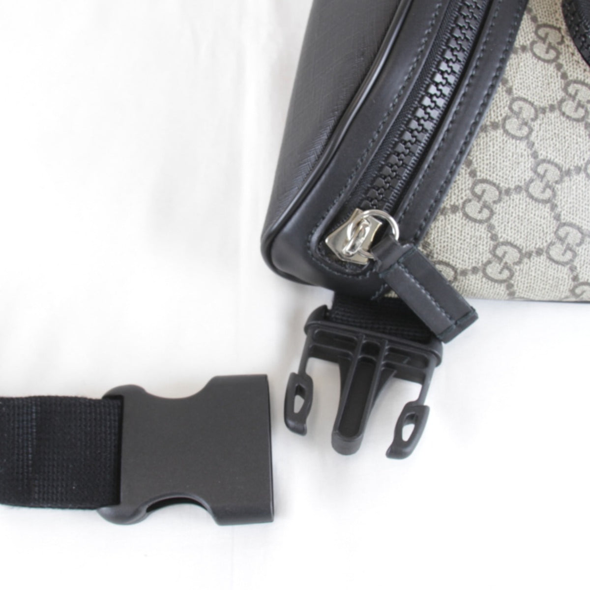 Gucci Gray Gg Supreme Canvas Sling Bag (Pre-Owned)