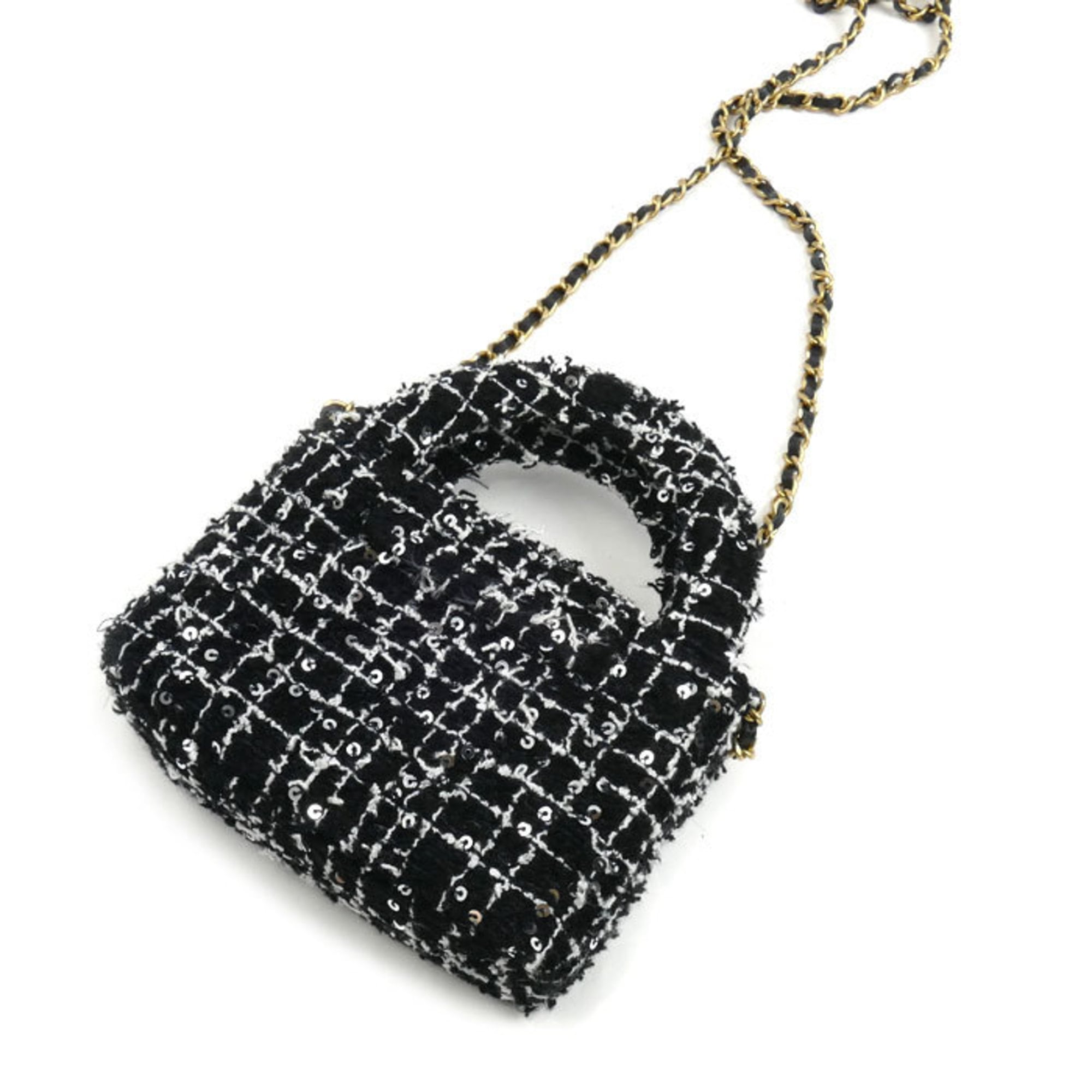 Chanel Black Tweed Shoulder Bag (Pre-Owned)