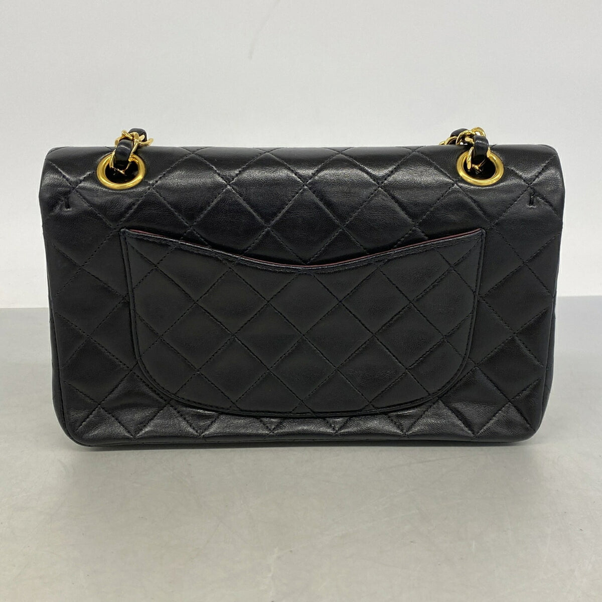 Chanel Black Leather Shoulder Bag (Pre-Owned)
