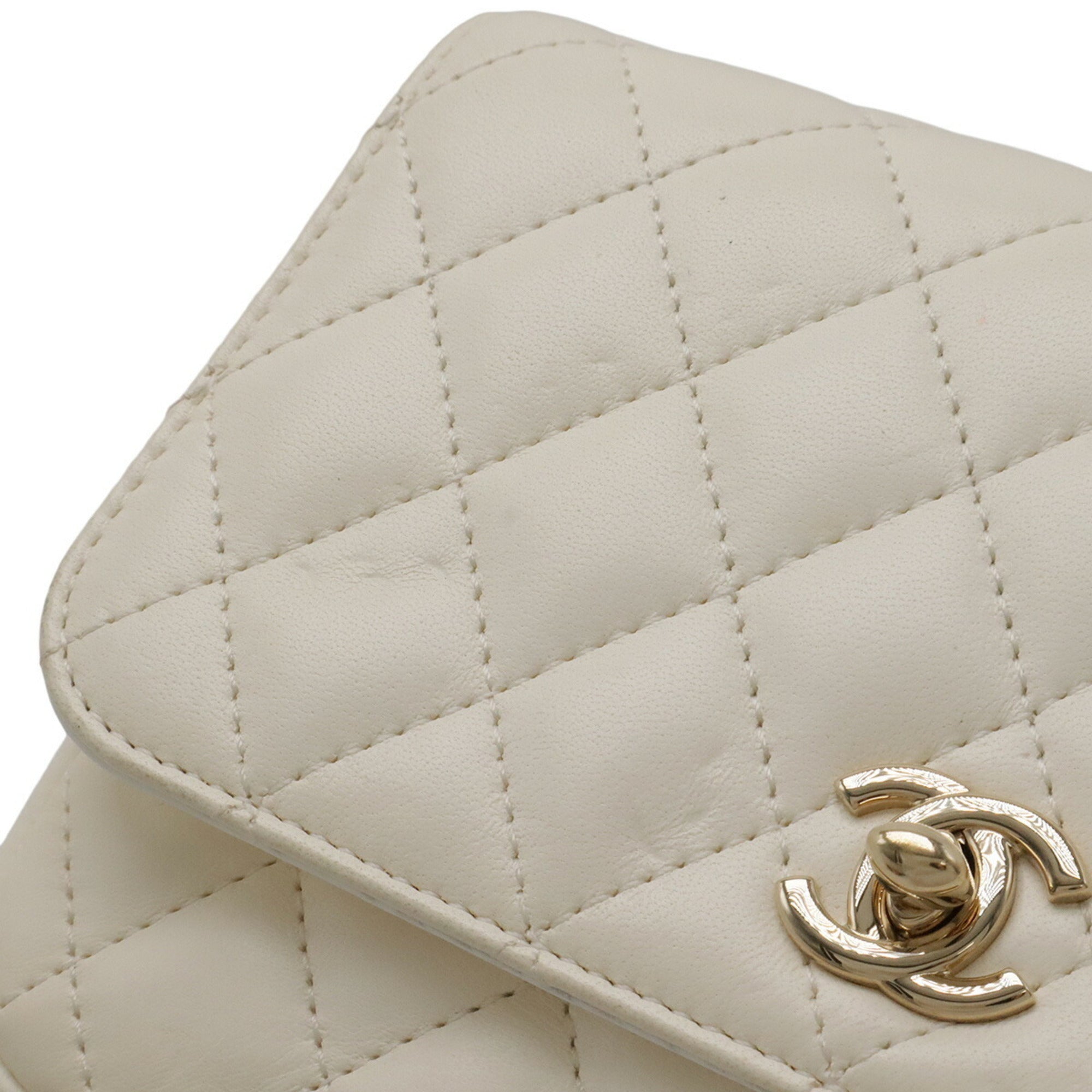 Chanel Matelasse Black Ivory Leather Pochette Shoulder Bag (Pre-Owned)