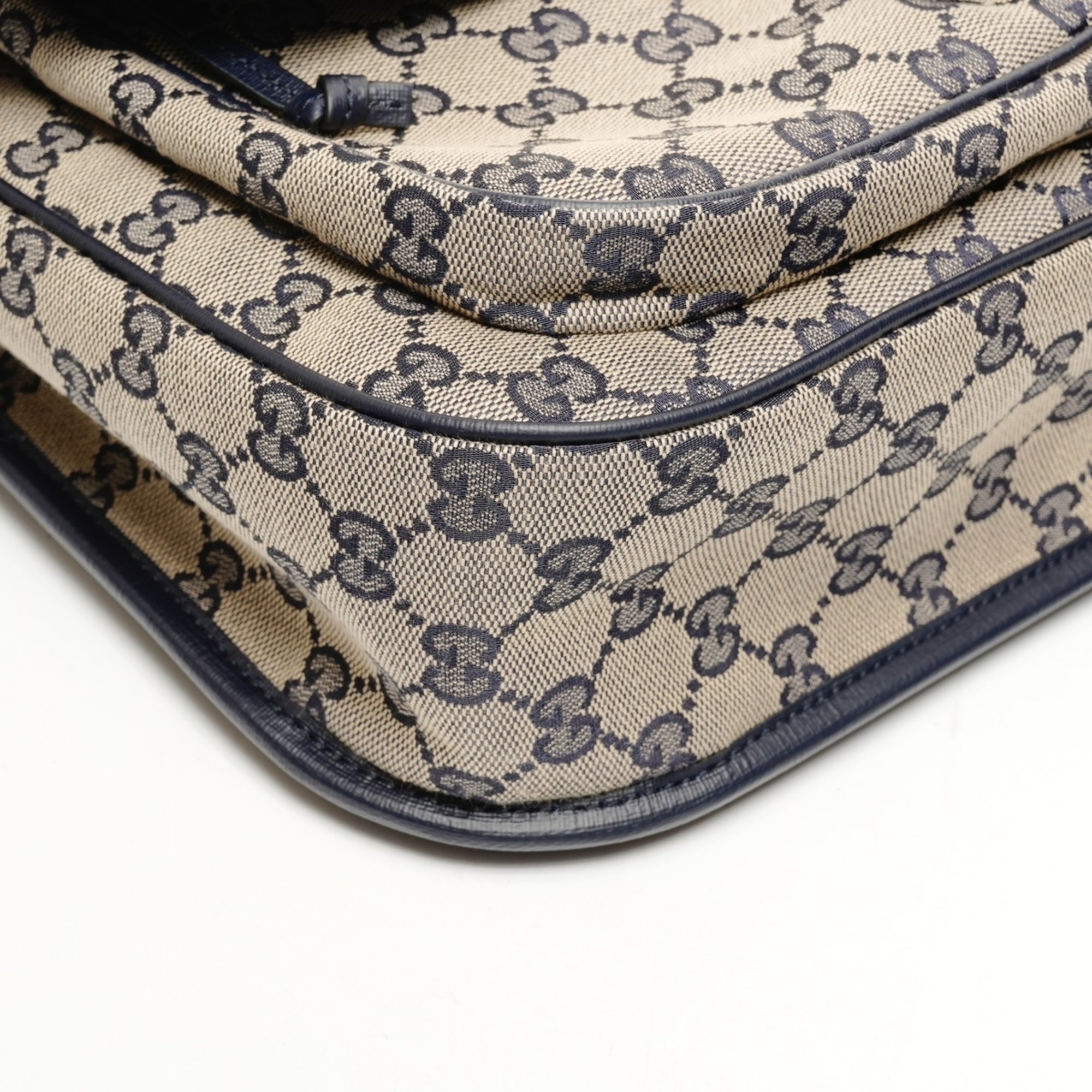 Gucci Beige Messenger Bag Shoulder Bag (Pre-Owned)